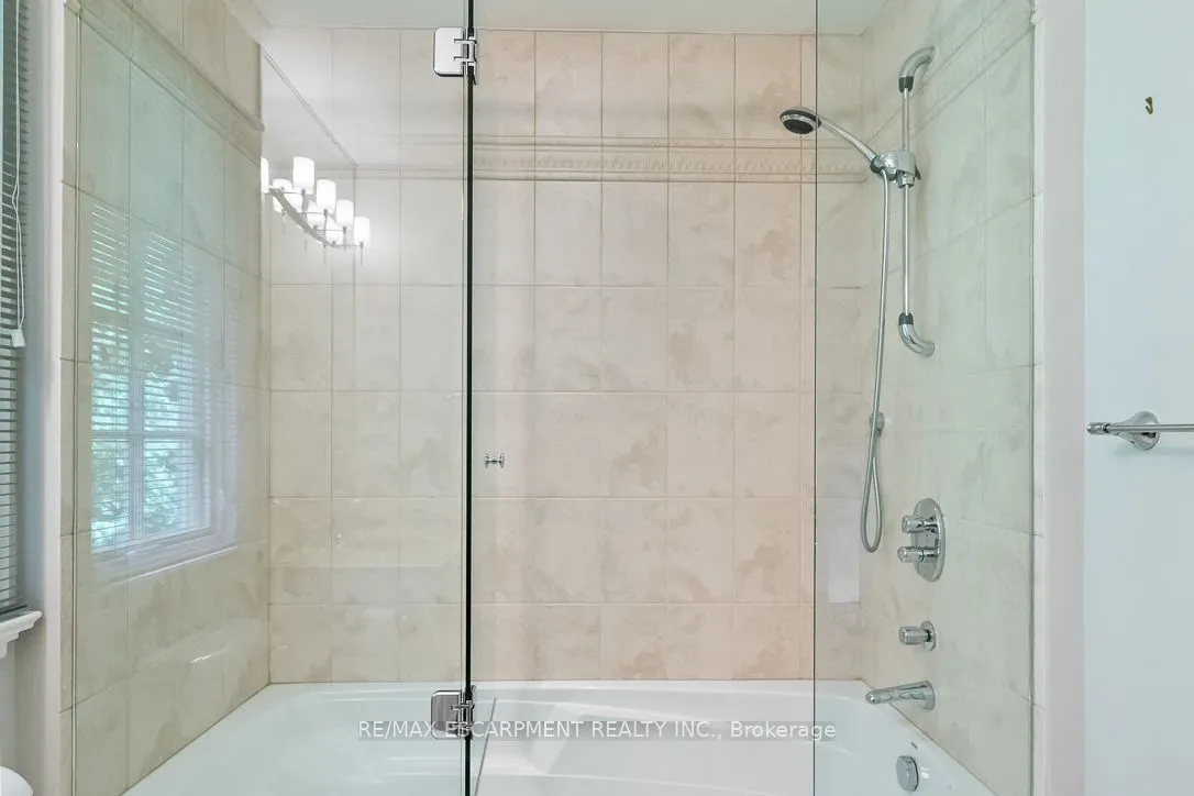 1229 Minaki Road