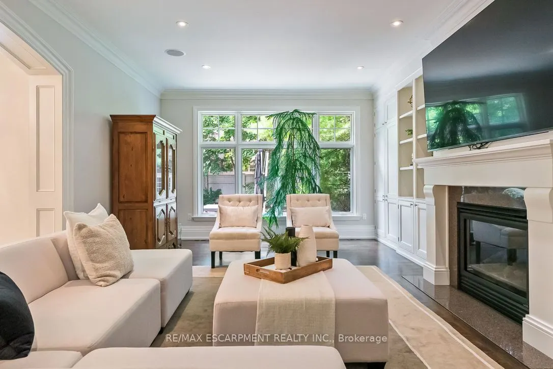 1229 Minaki Road