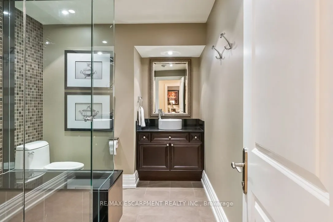 1229 Minaki Road