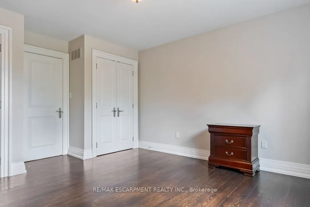 1229 Minaki Road