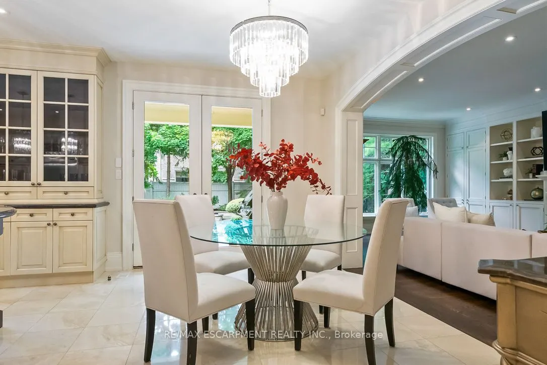 1229 Minaki Road