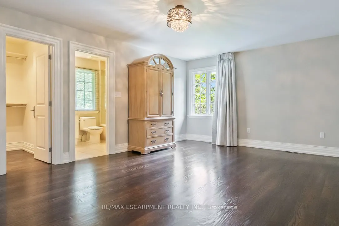 1229 Minaki Road