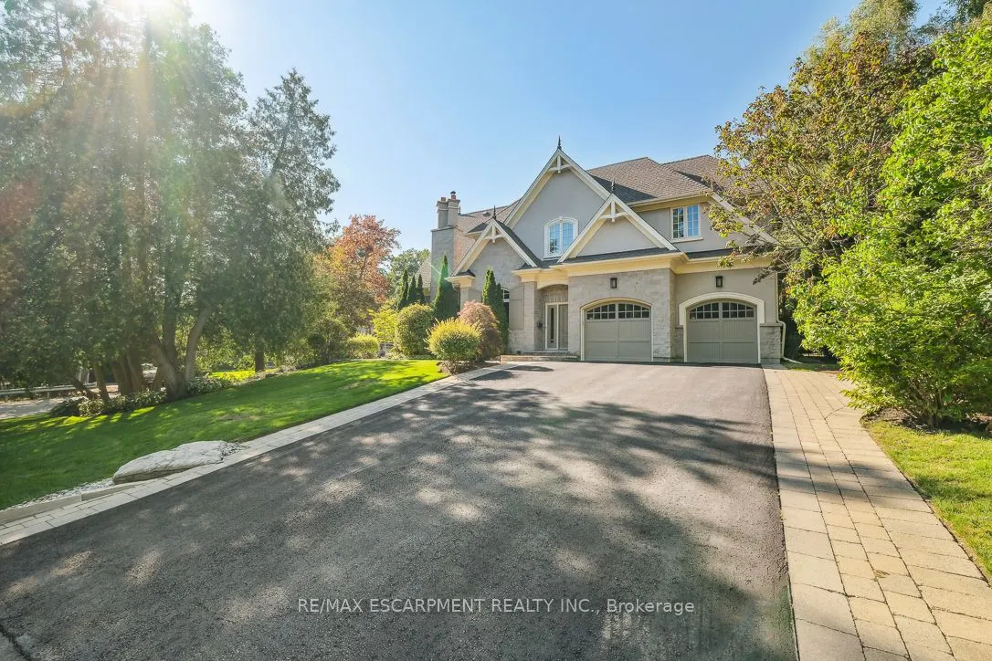 1229 Minaki Road