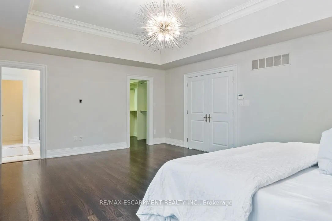 1229 Minaki Road