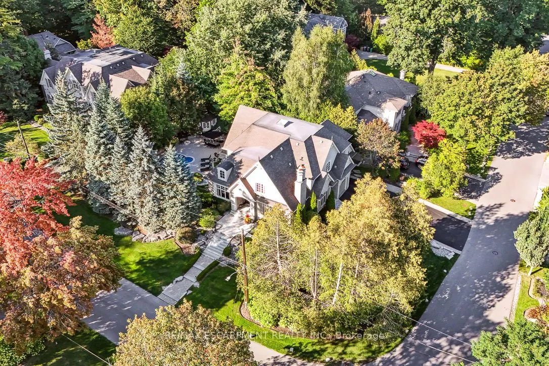 1229 Minaki Road