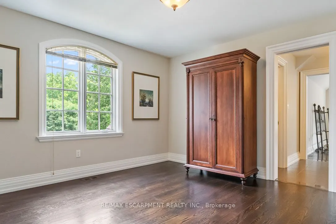 1229 Minaki Road