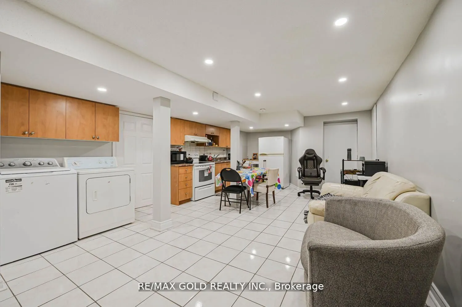 44 Ribbon Drive