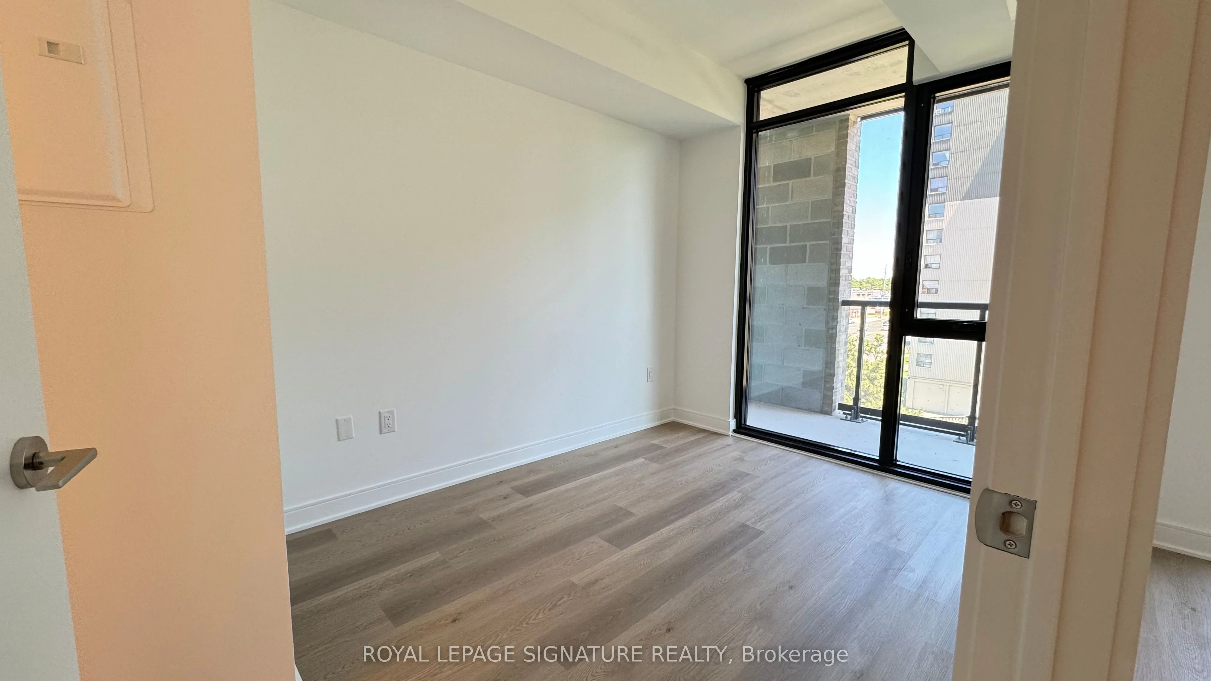 86 Dundas Street E, #410