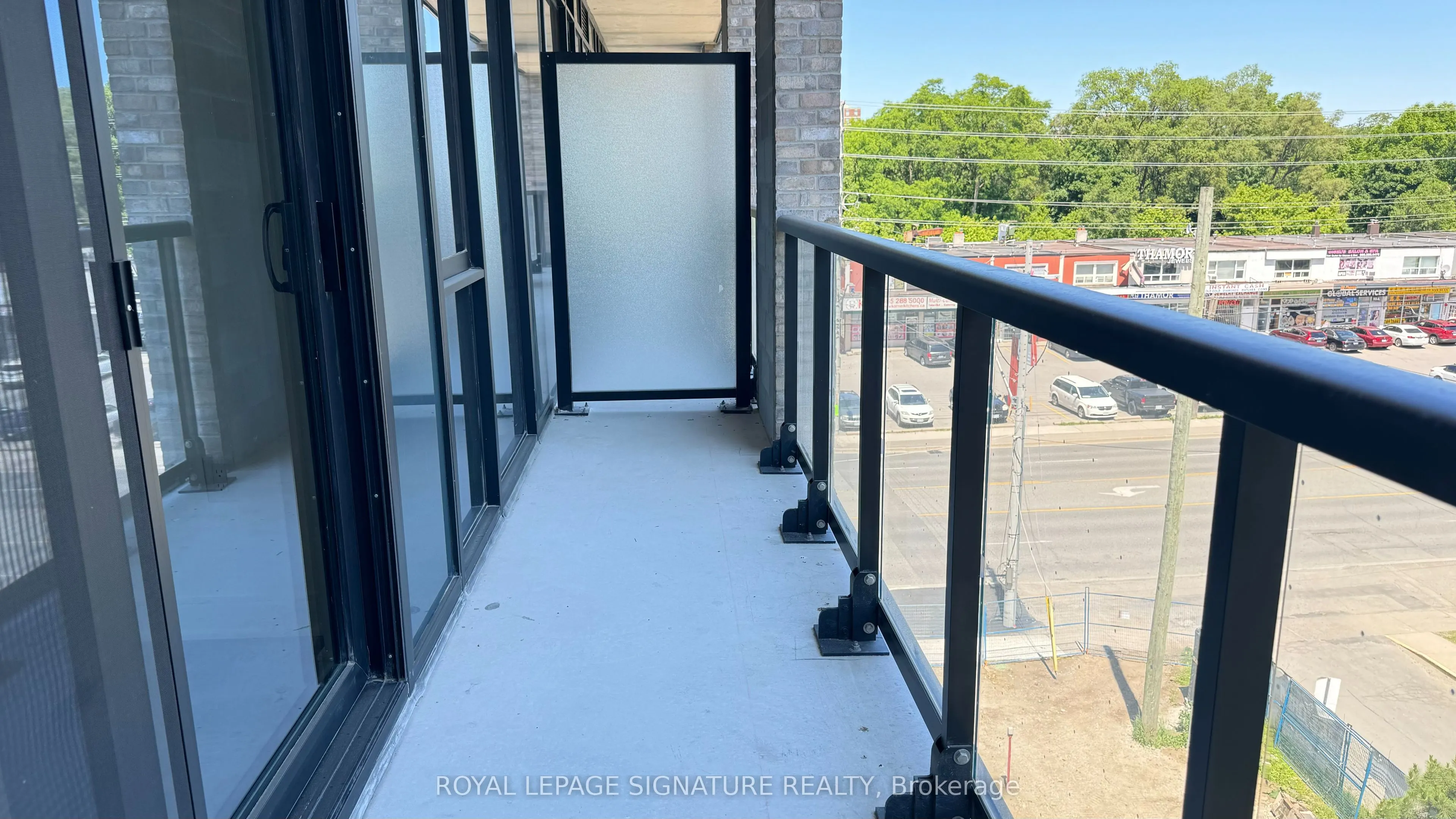 86 Dundas Street E, #410