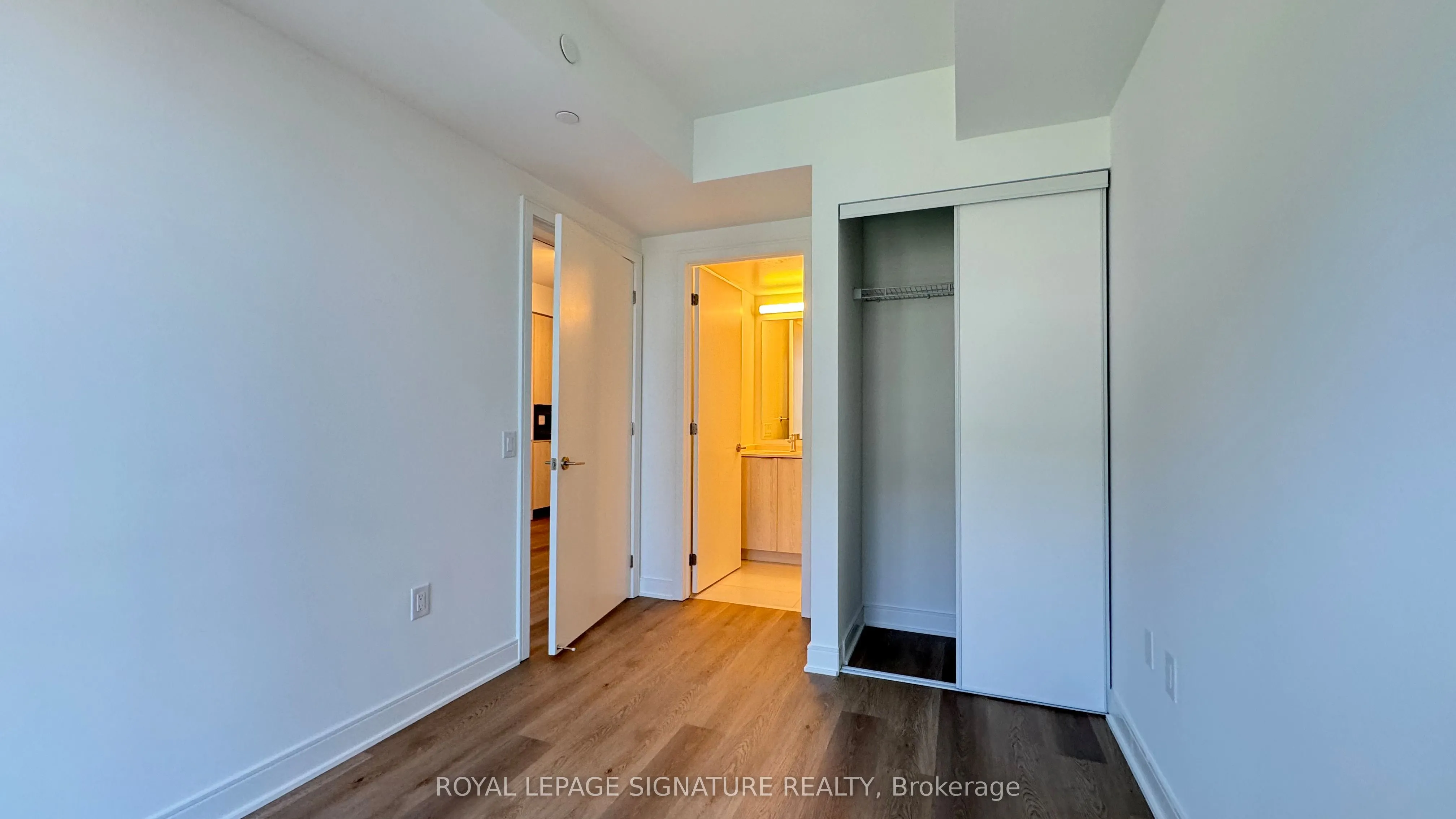 86 Dundas Street E, #410