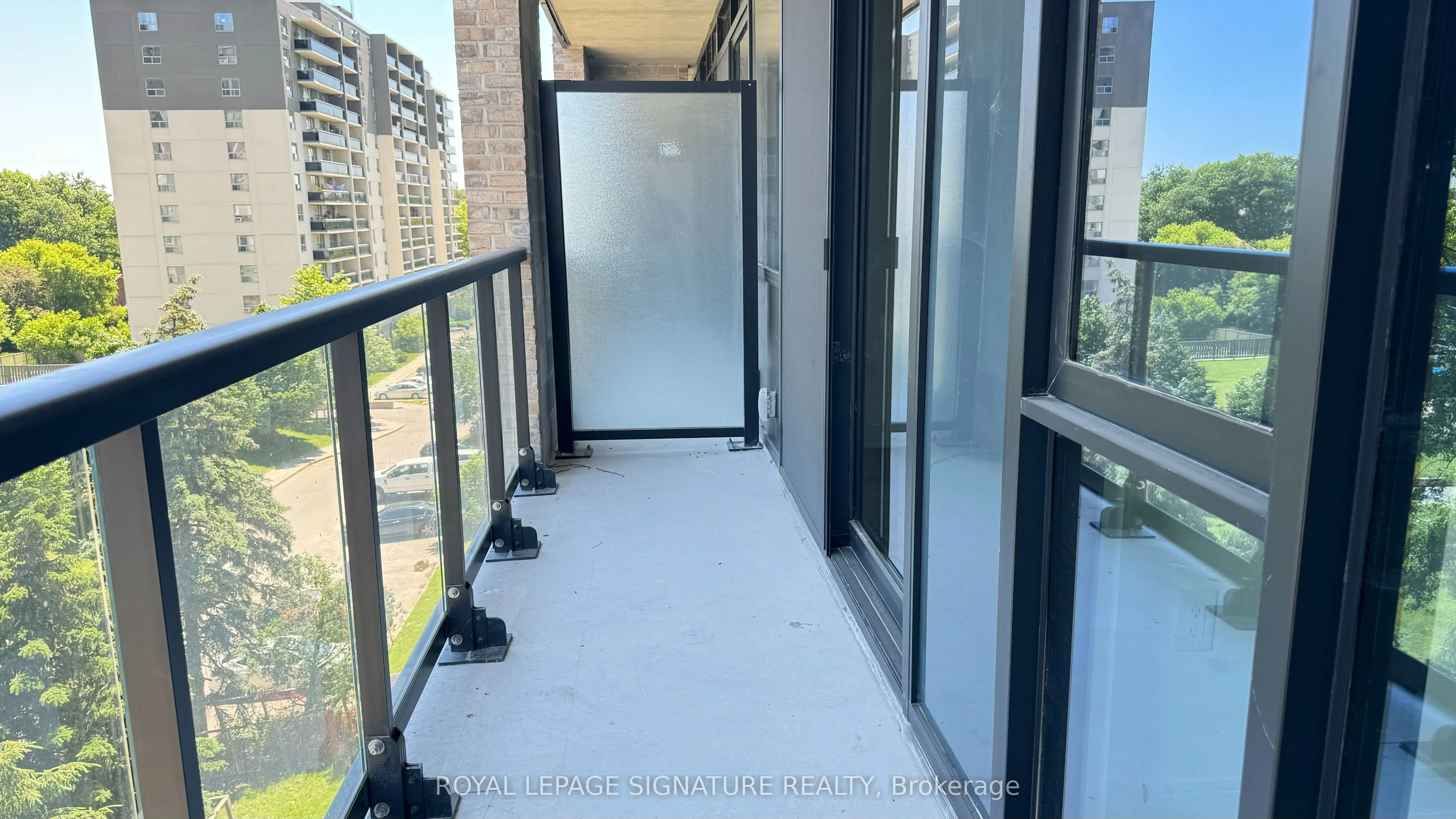 86 Dundas Street E, #410