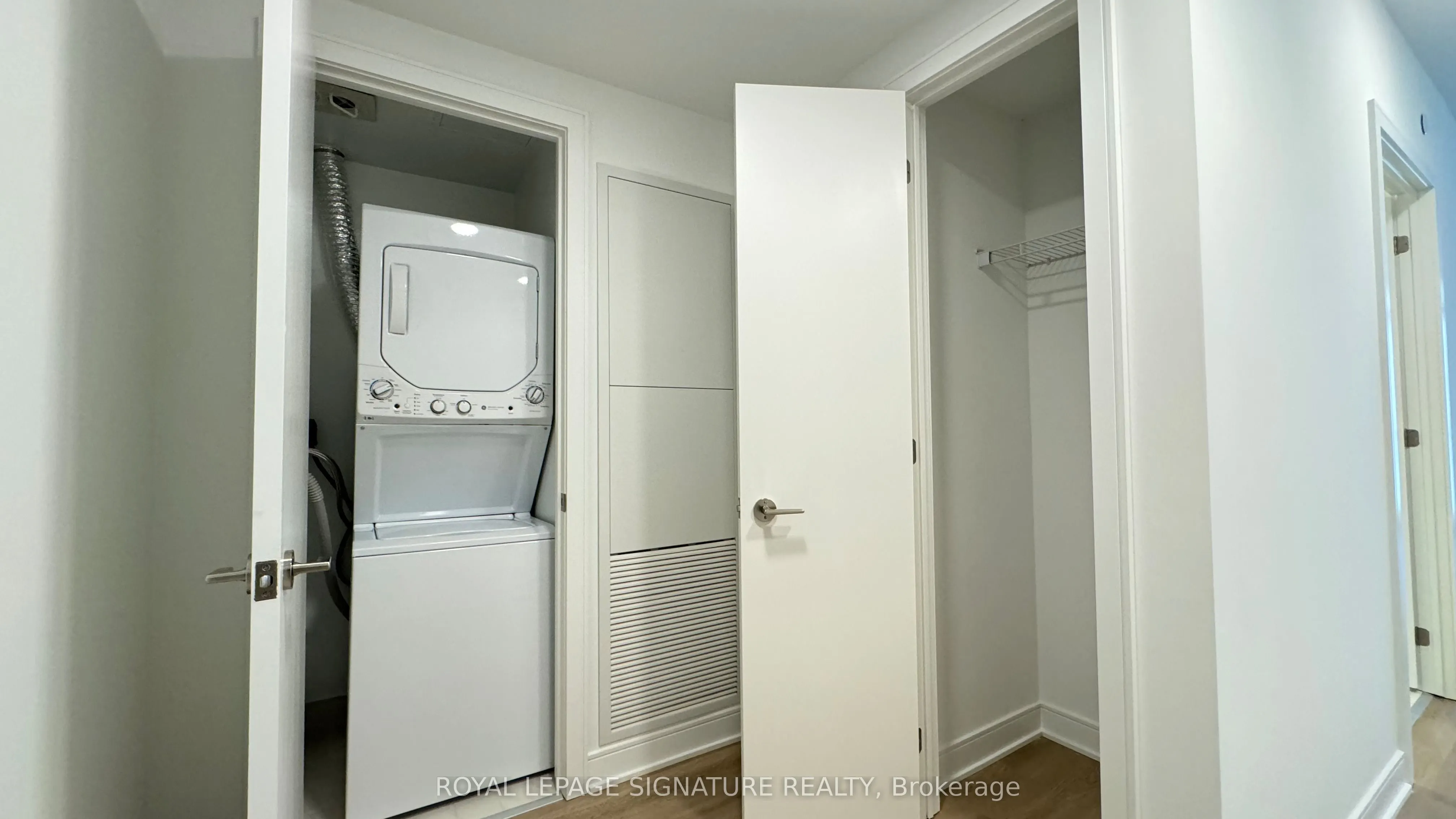 86 Dundas Street E, #410