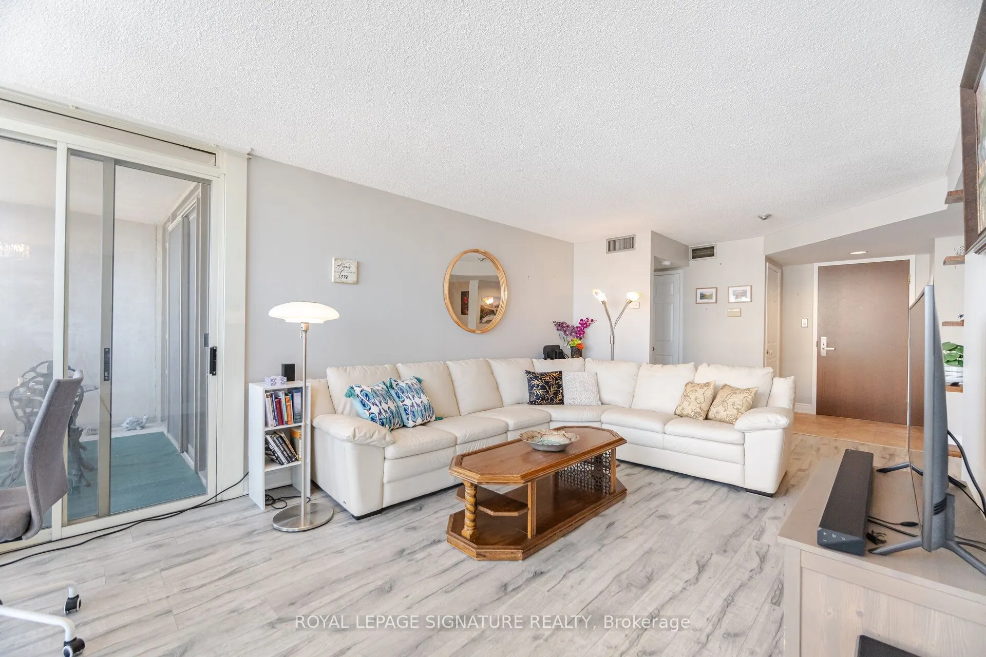 45 Kingsbridge Garden Circle, #3208