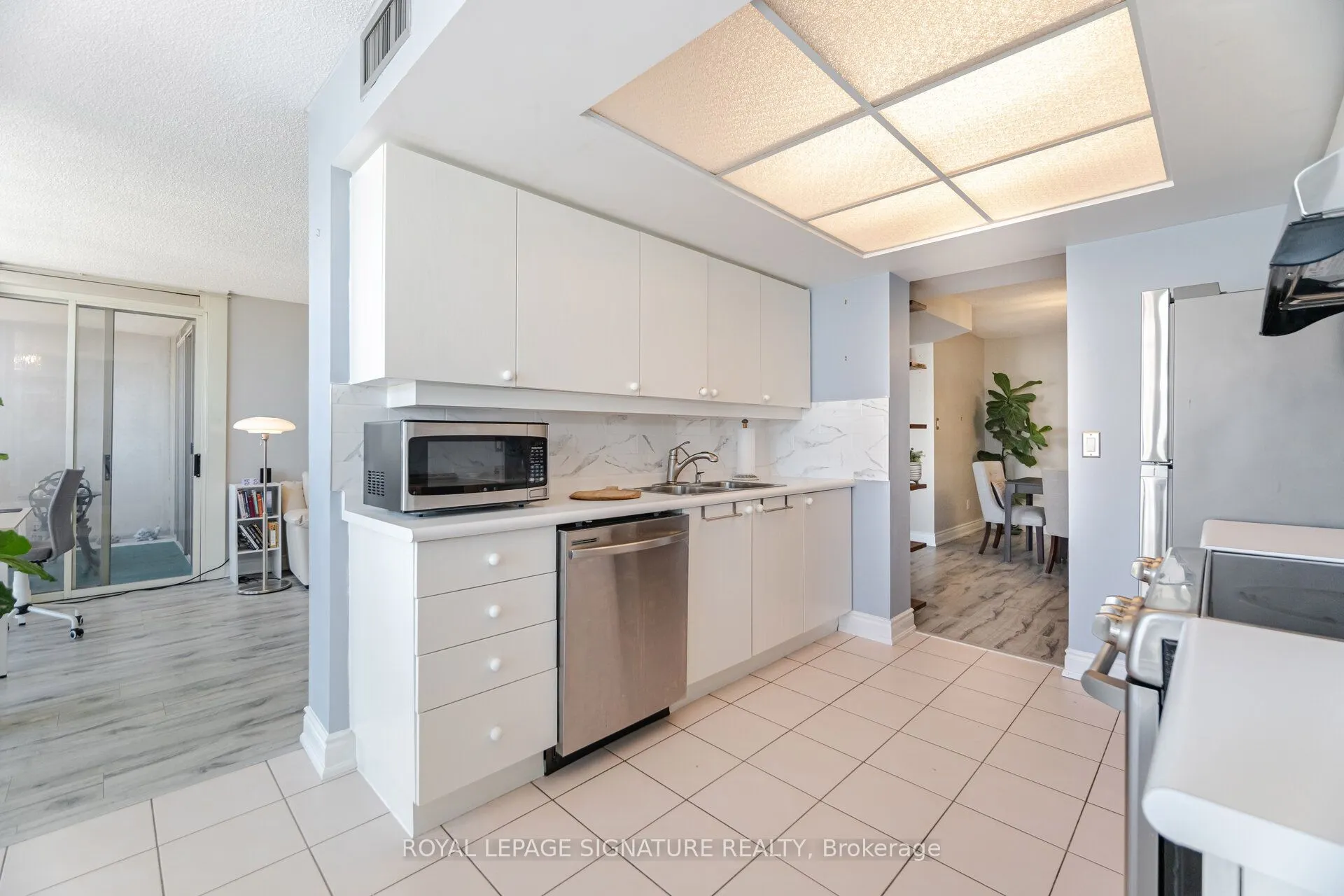 45 Kingsbridge Garden Circle, #3208