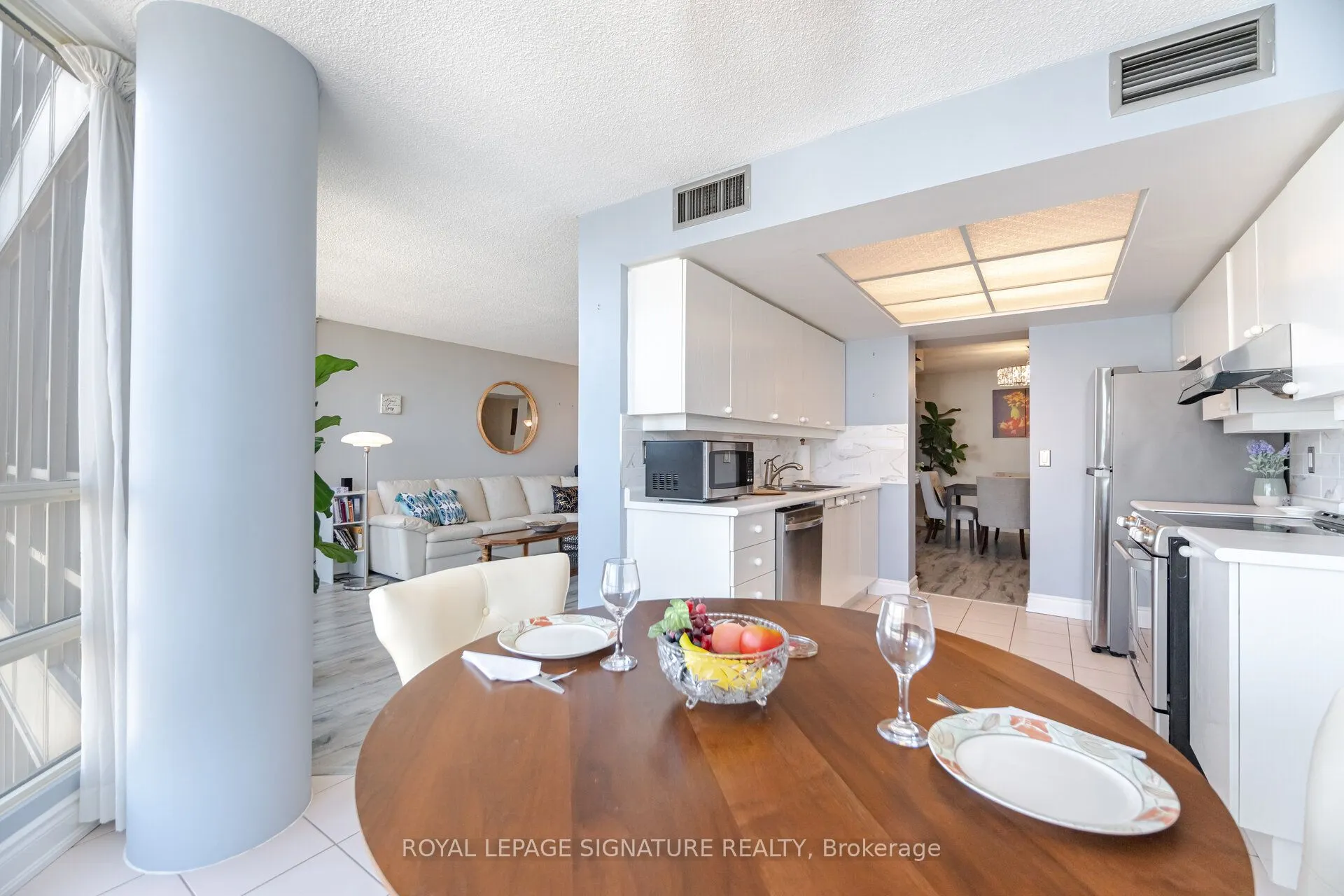45 Kingsbridge Garden Circle, #3208