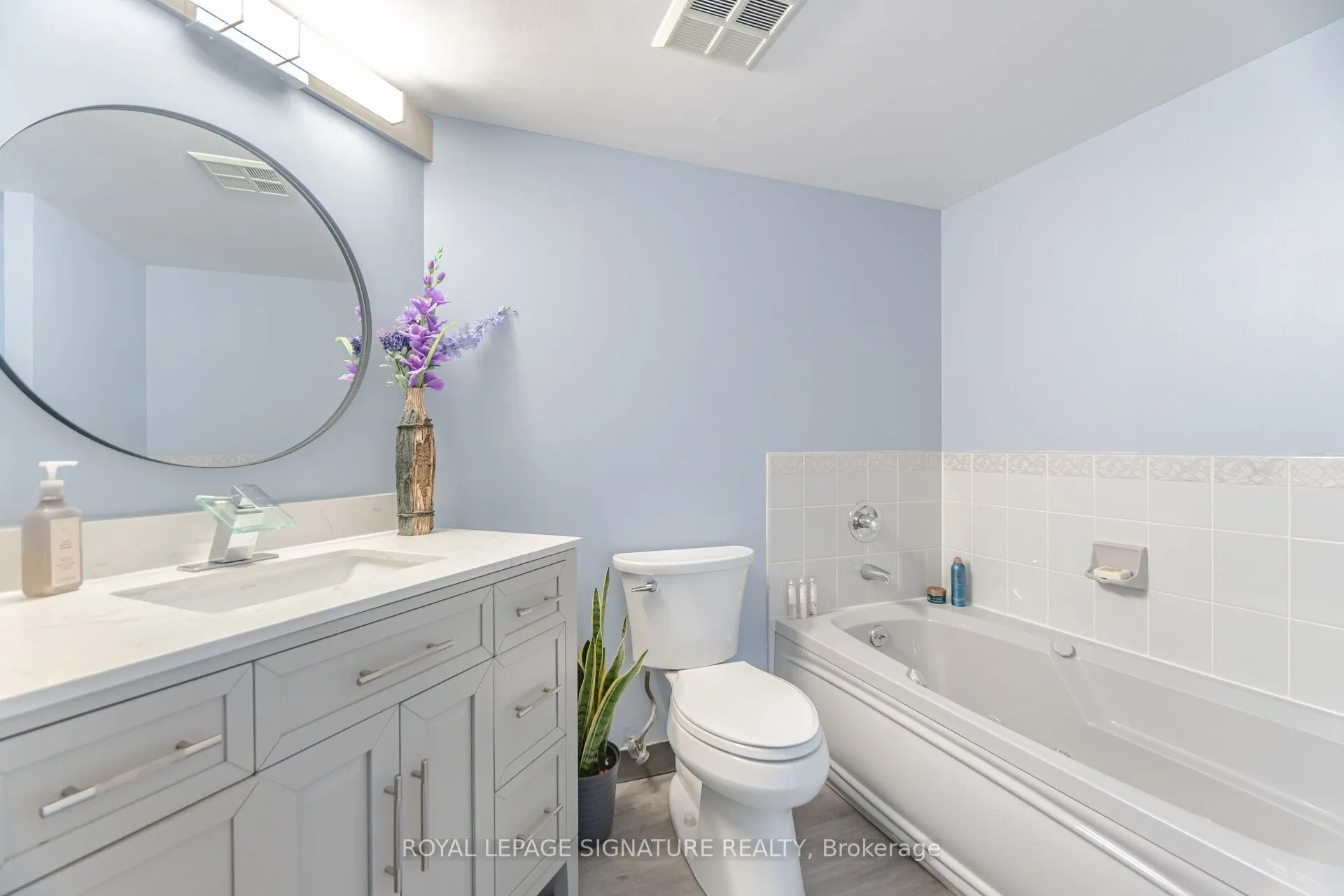 45 Kingsbridge Garden Circle, #3208