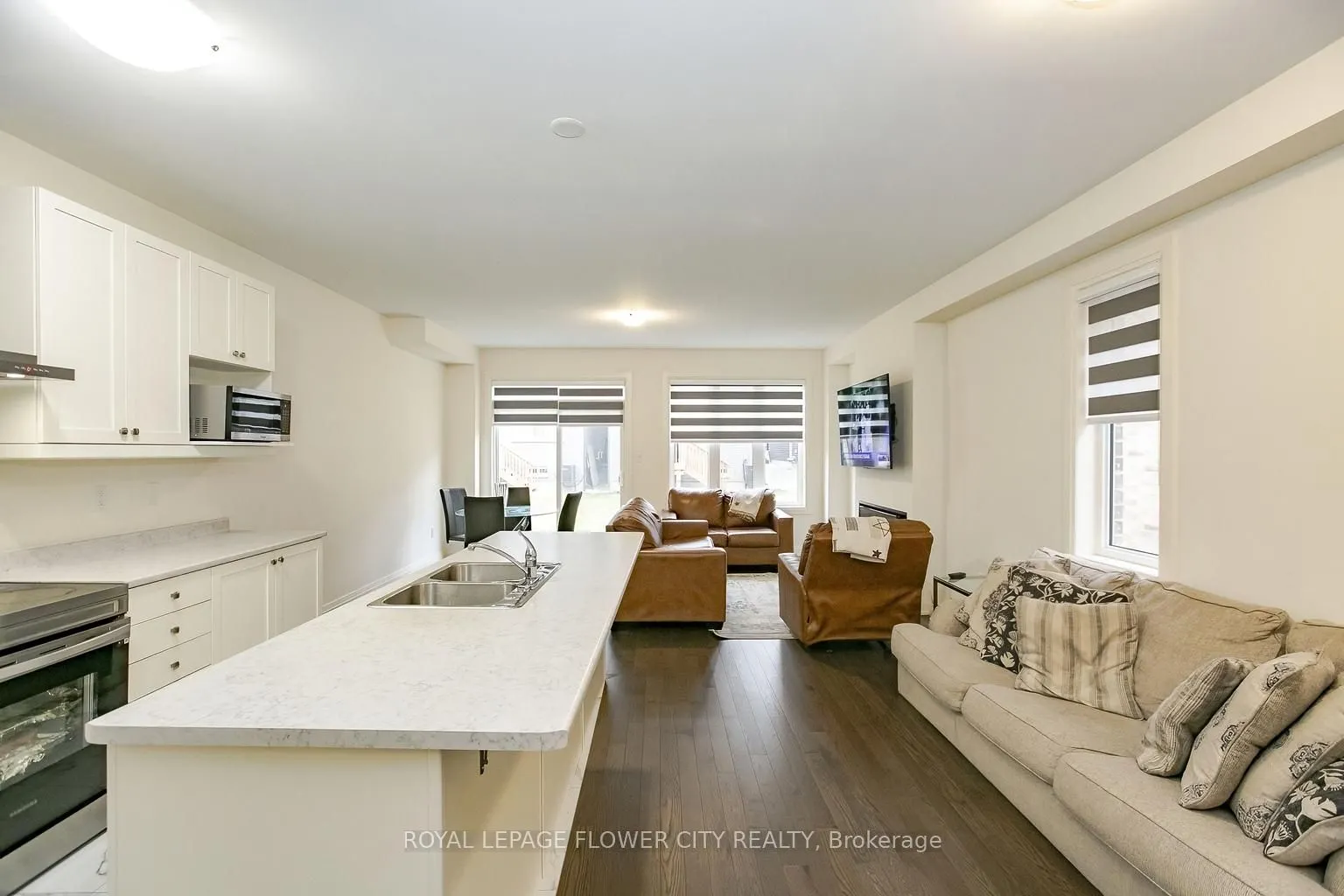 114 Adventura Road