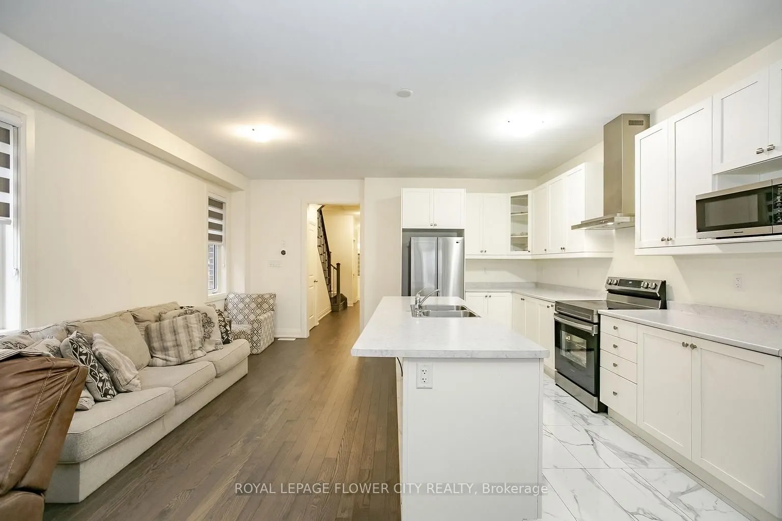 114 Adventura Road
