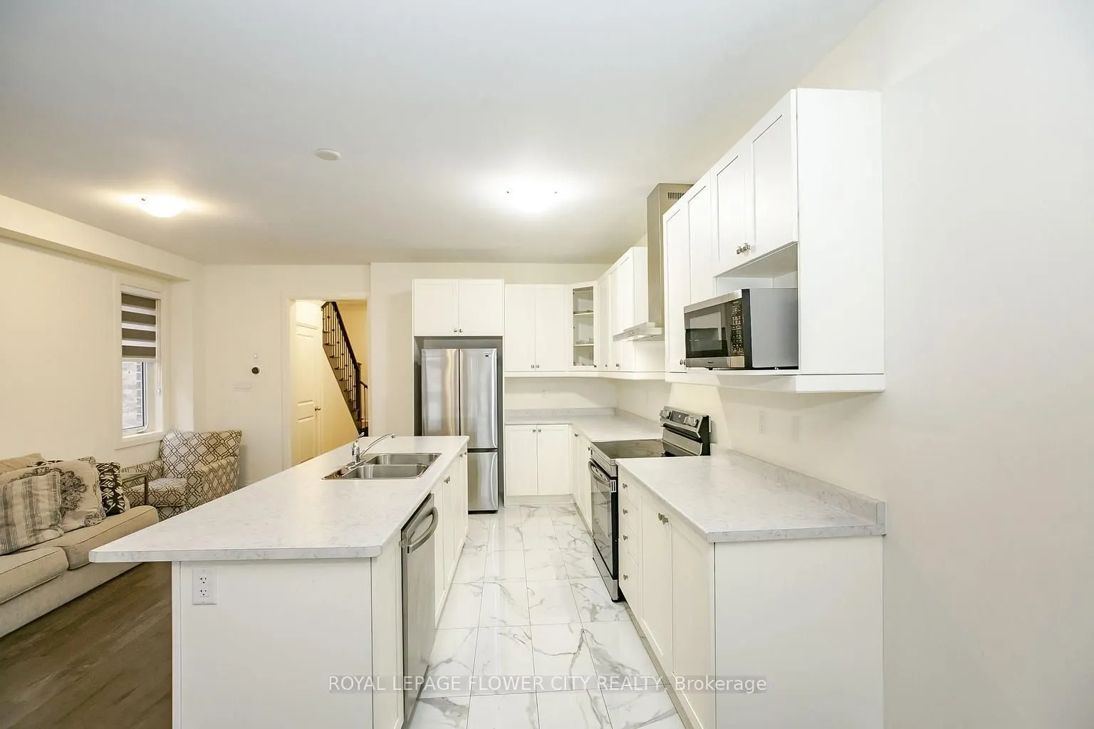 114 Adventura Road