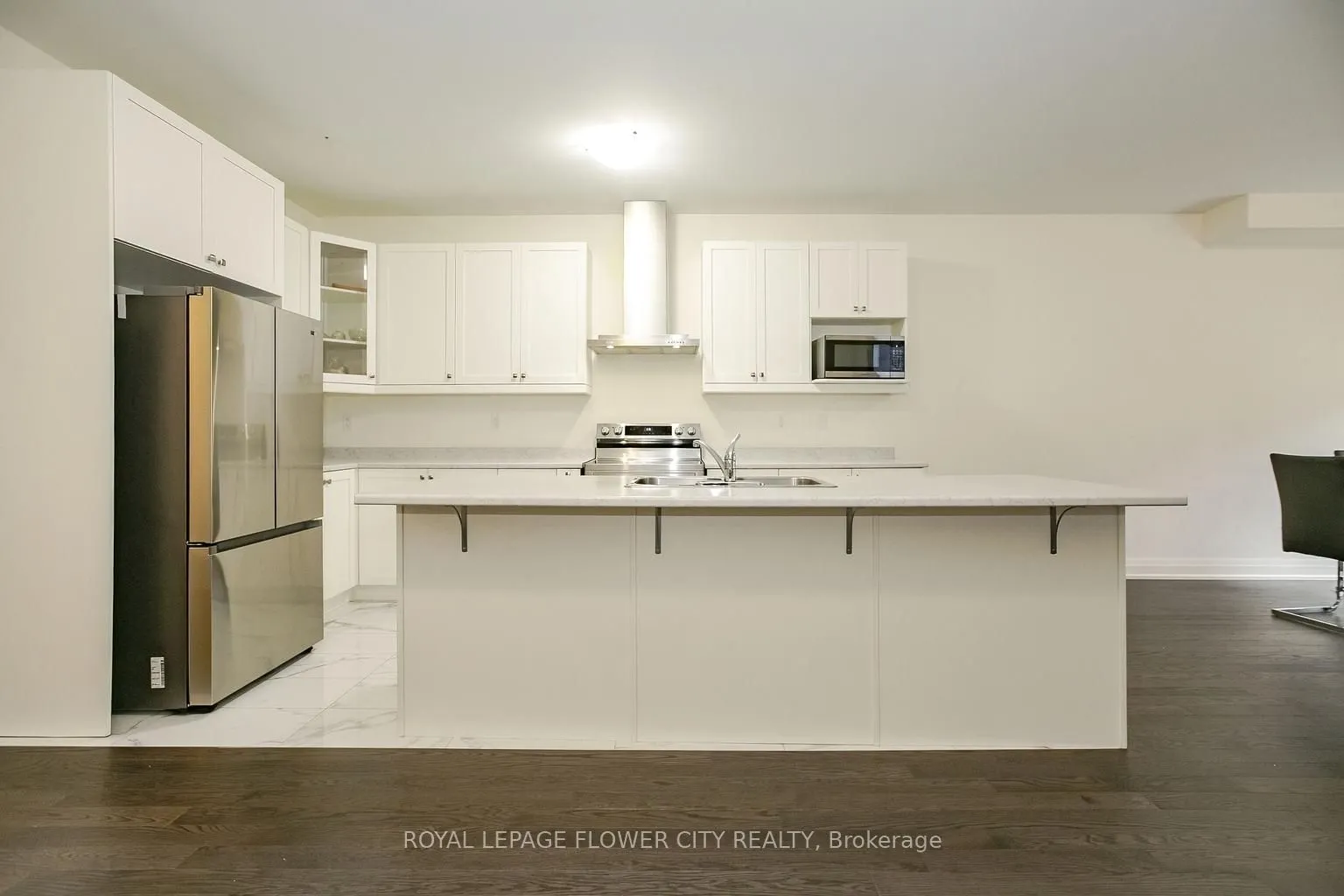 114 Adventura Road