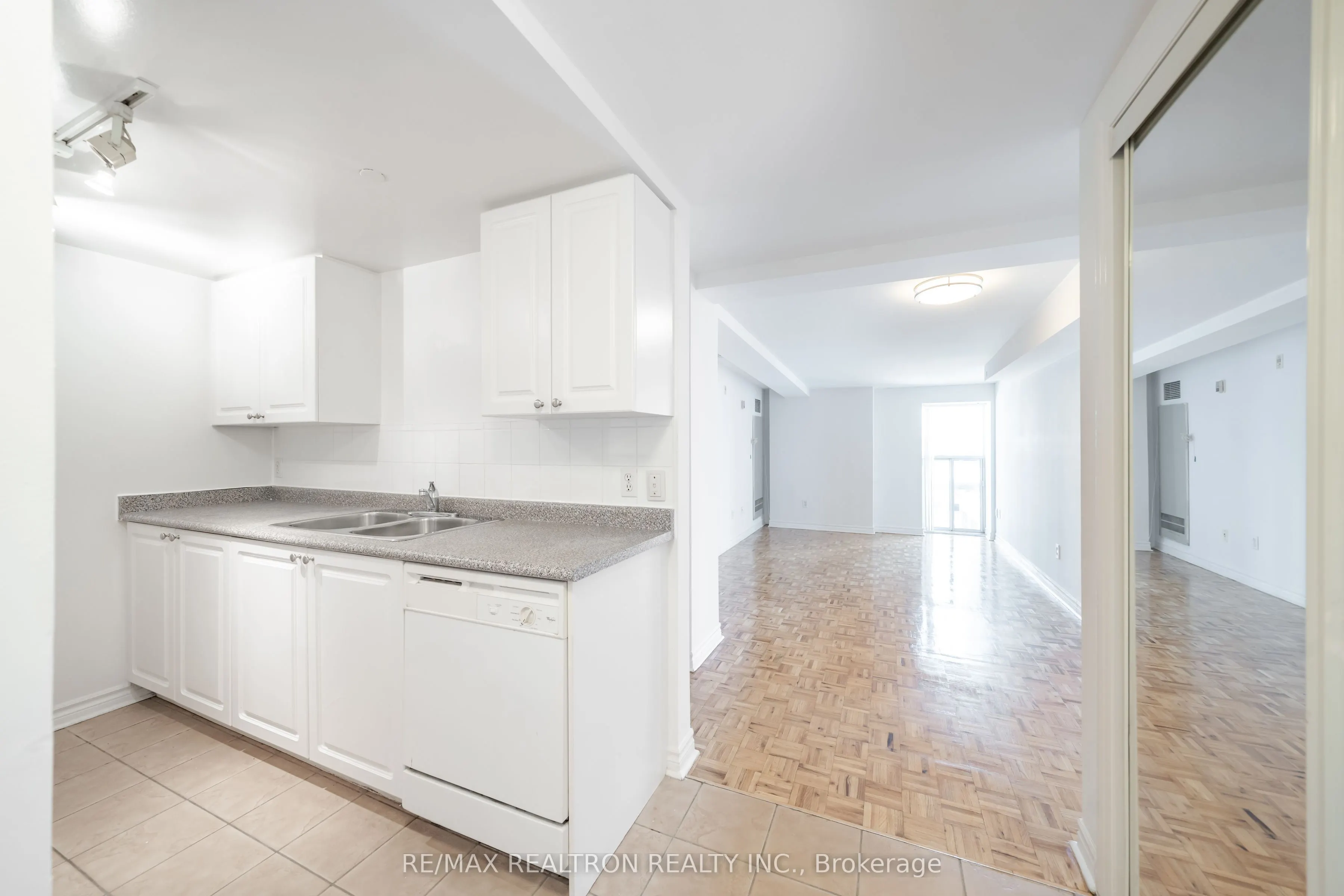 1407 Dupont Street, #307