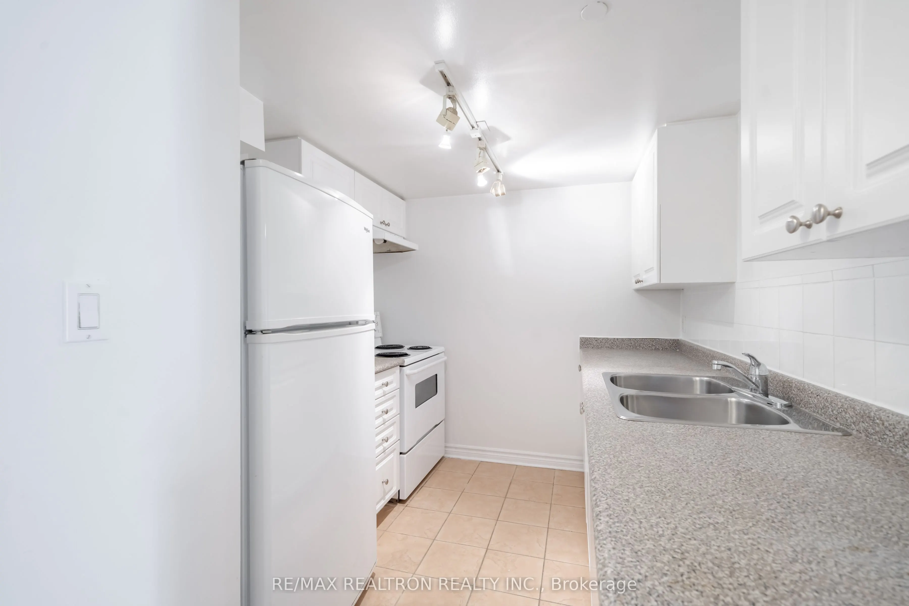 1407 Dupont Street, #307