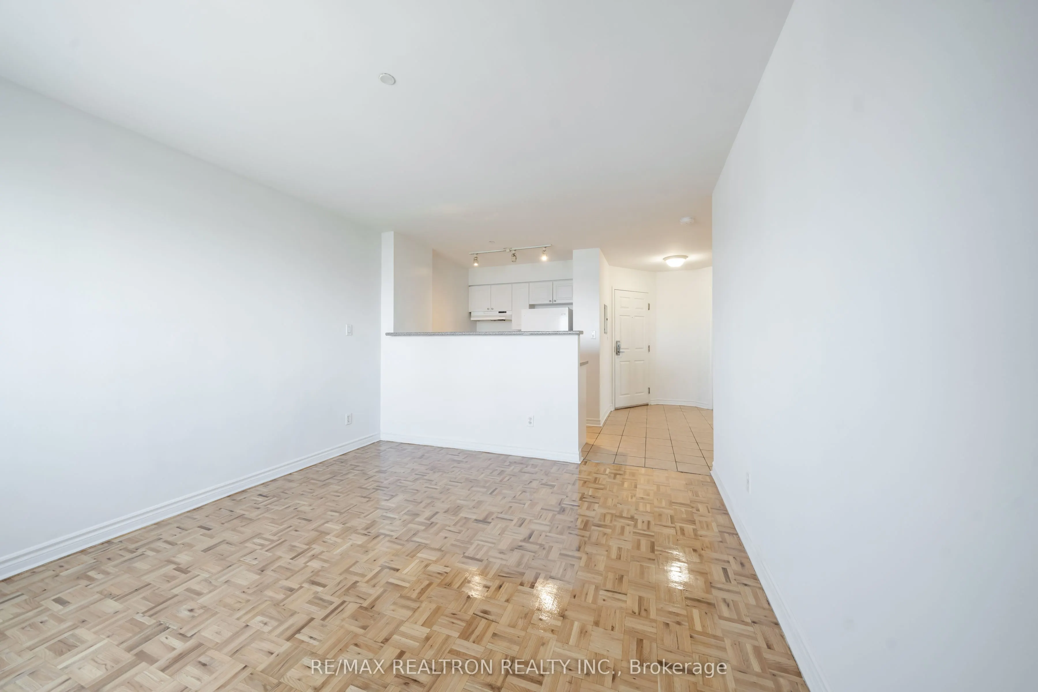 1407 Dupont Street, #402