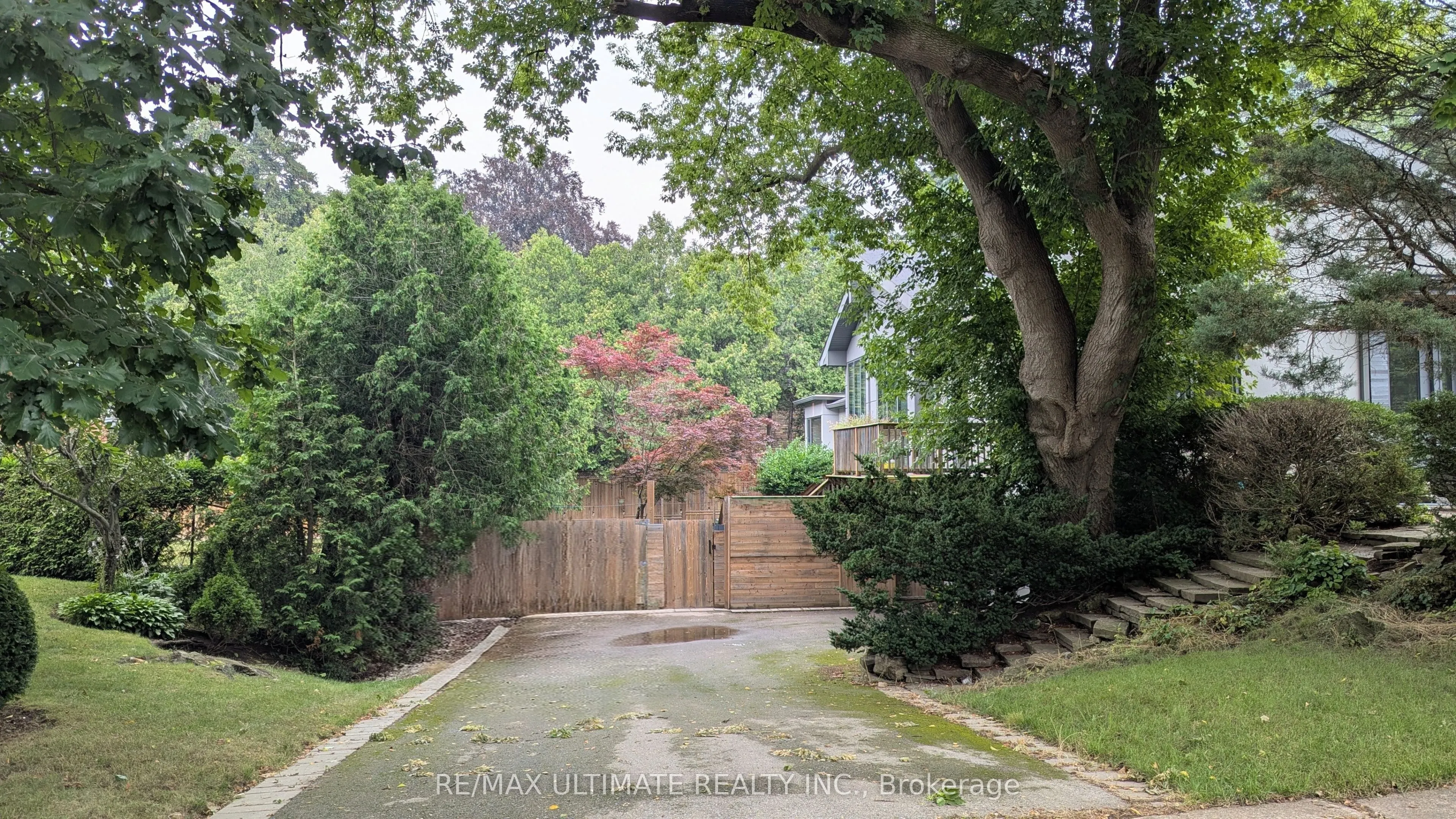 1101 Lakeshore Road W, #Lower