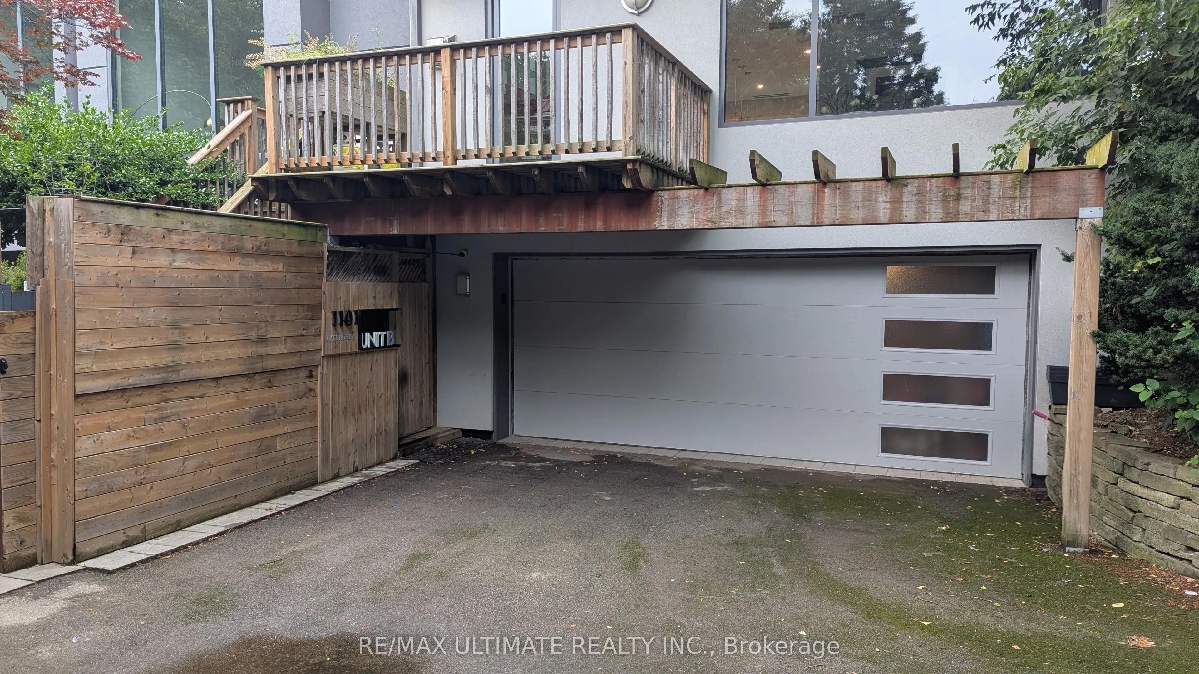 1101 Lakeshore Road W, #Lower