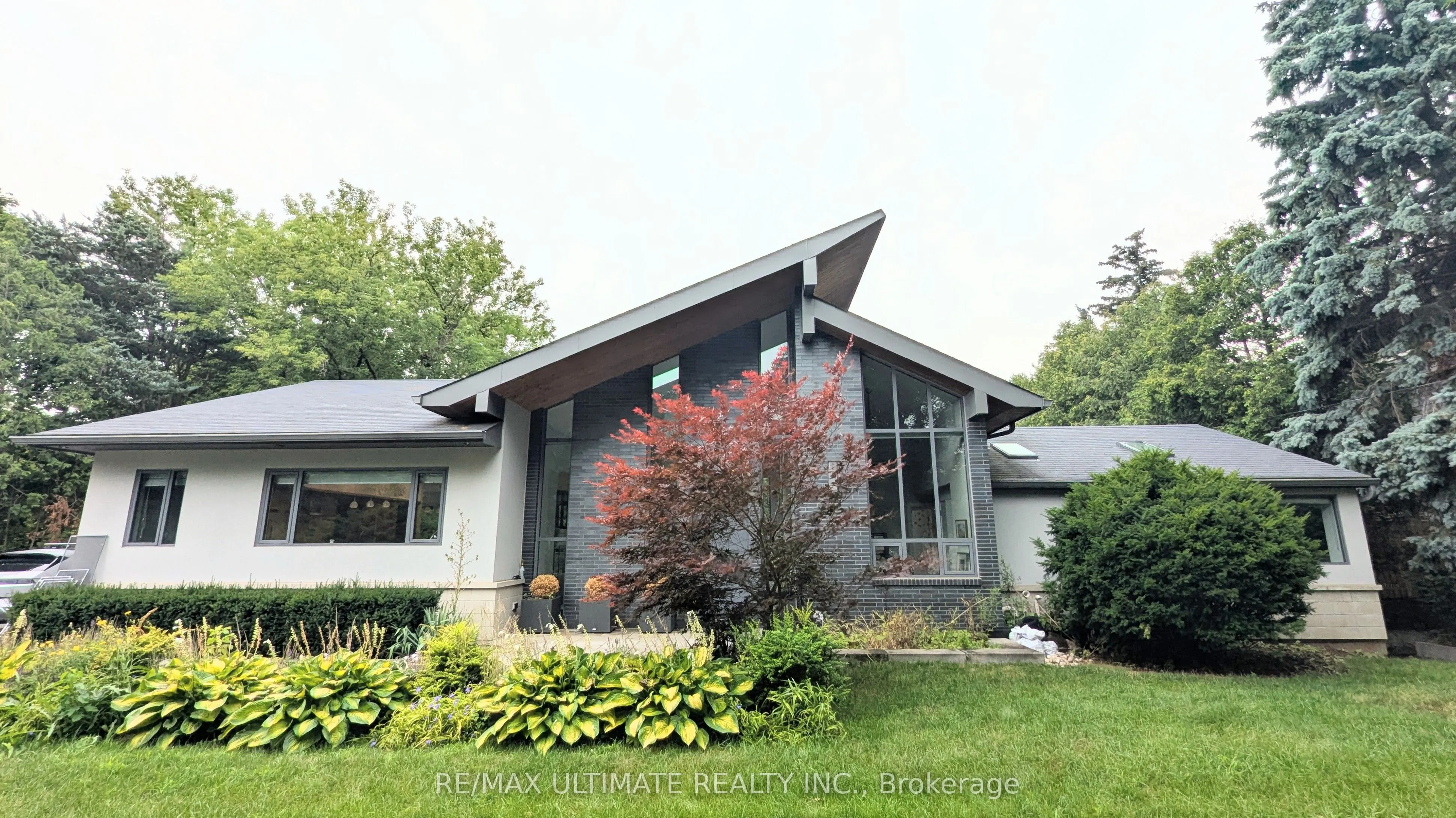 1101 Lakeshore Road W, #Lower