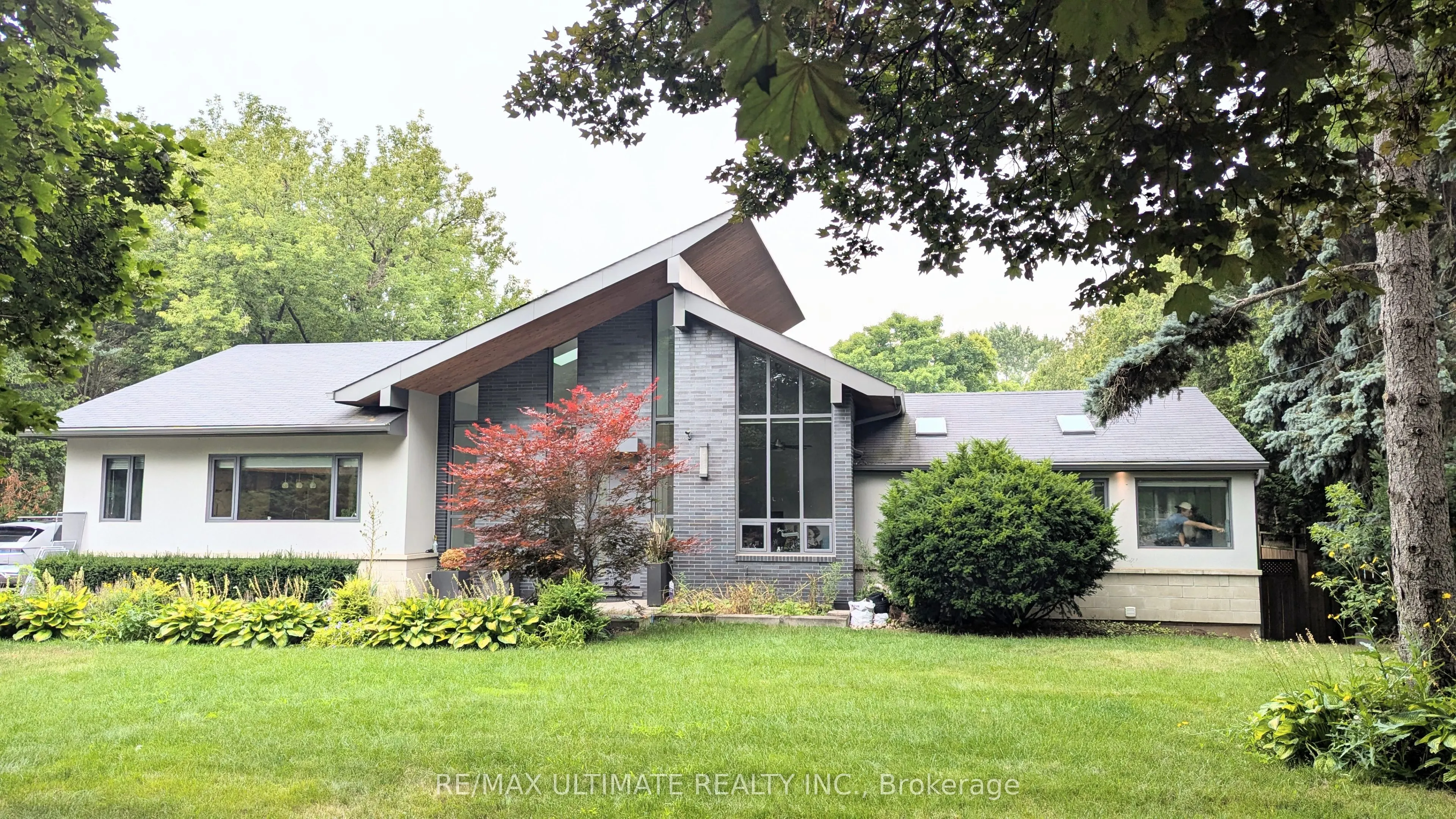 1101 Lakeshore Road W, #Lower