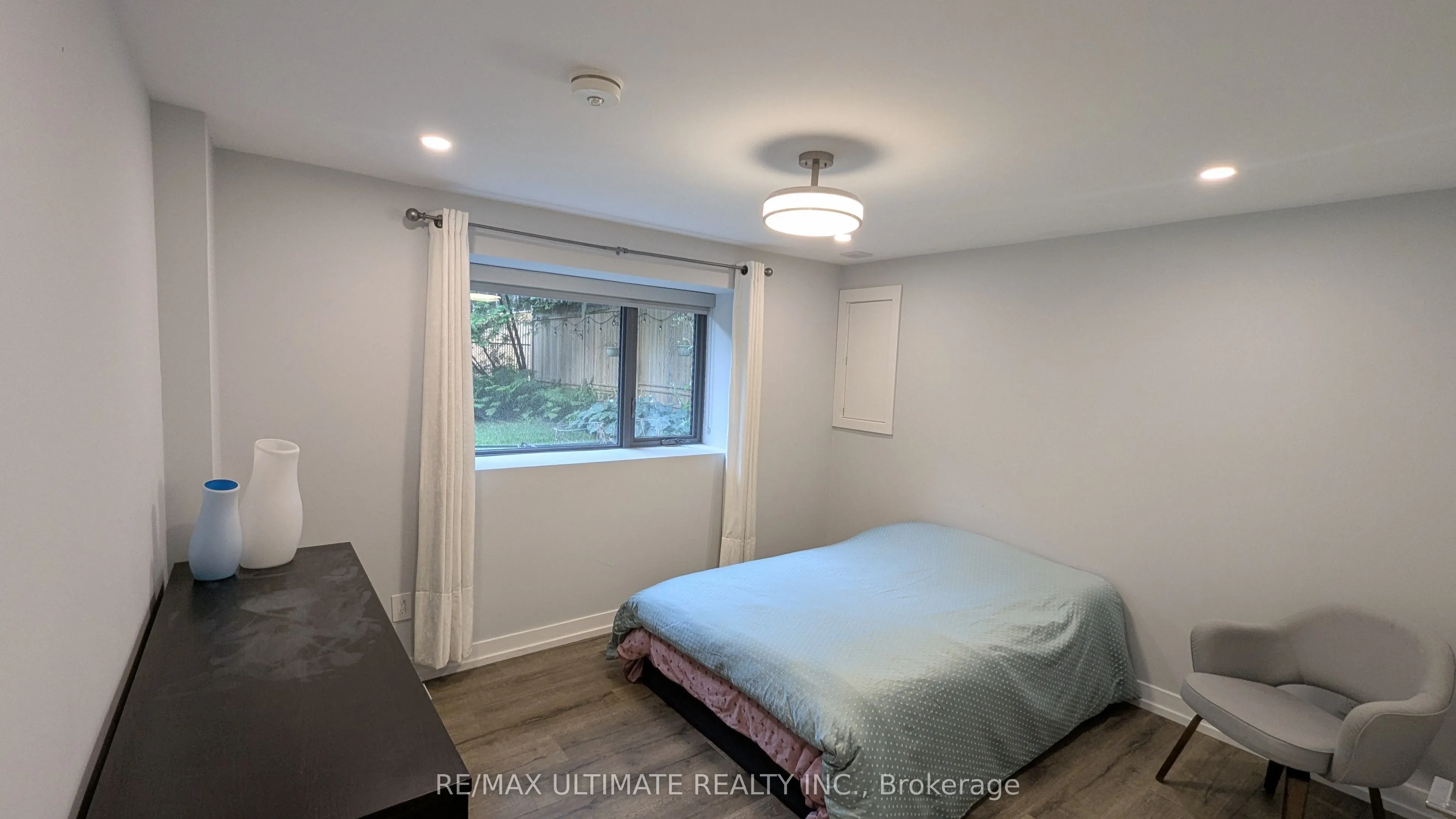 1101 Lakeshore Road W, #Lower