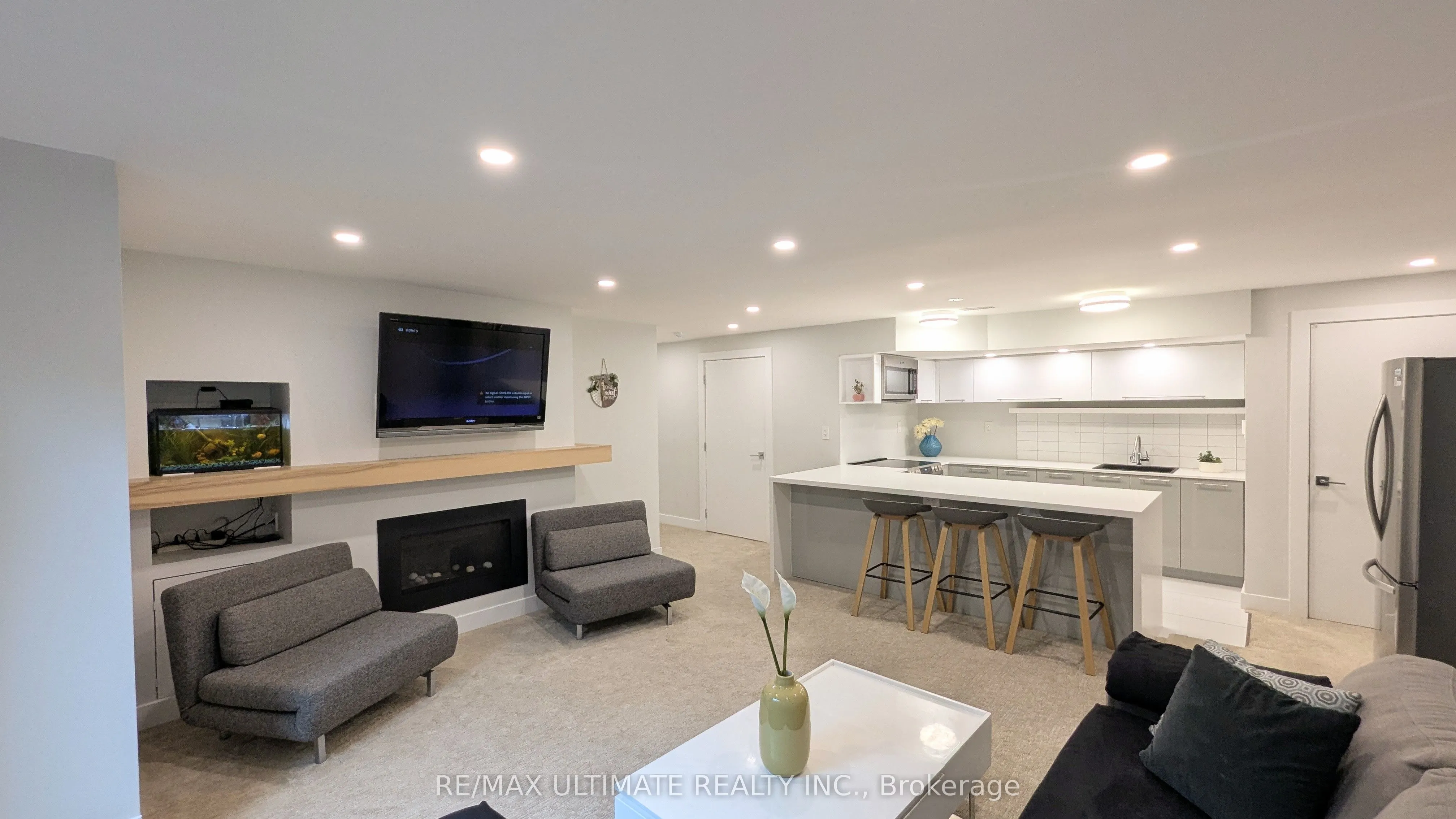 1101 Lakeshore Road W, #Lower