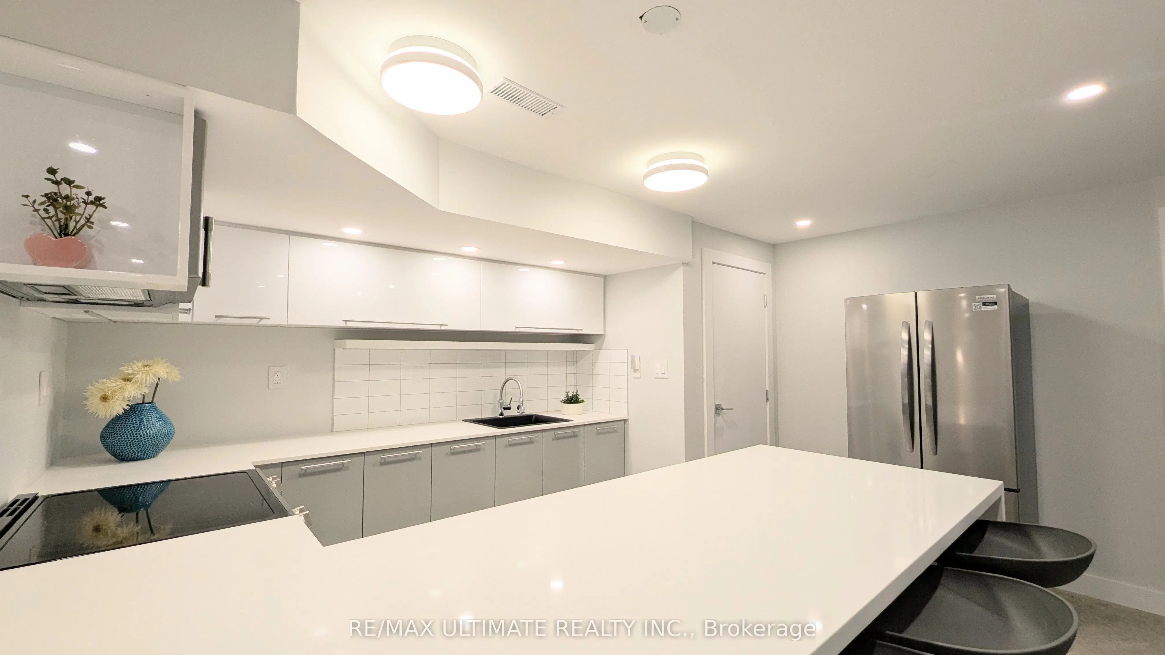 1101 Lakeshore Road W, #Lower