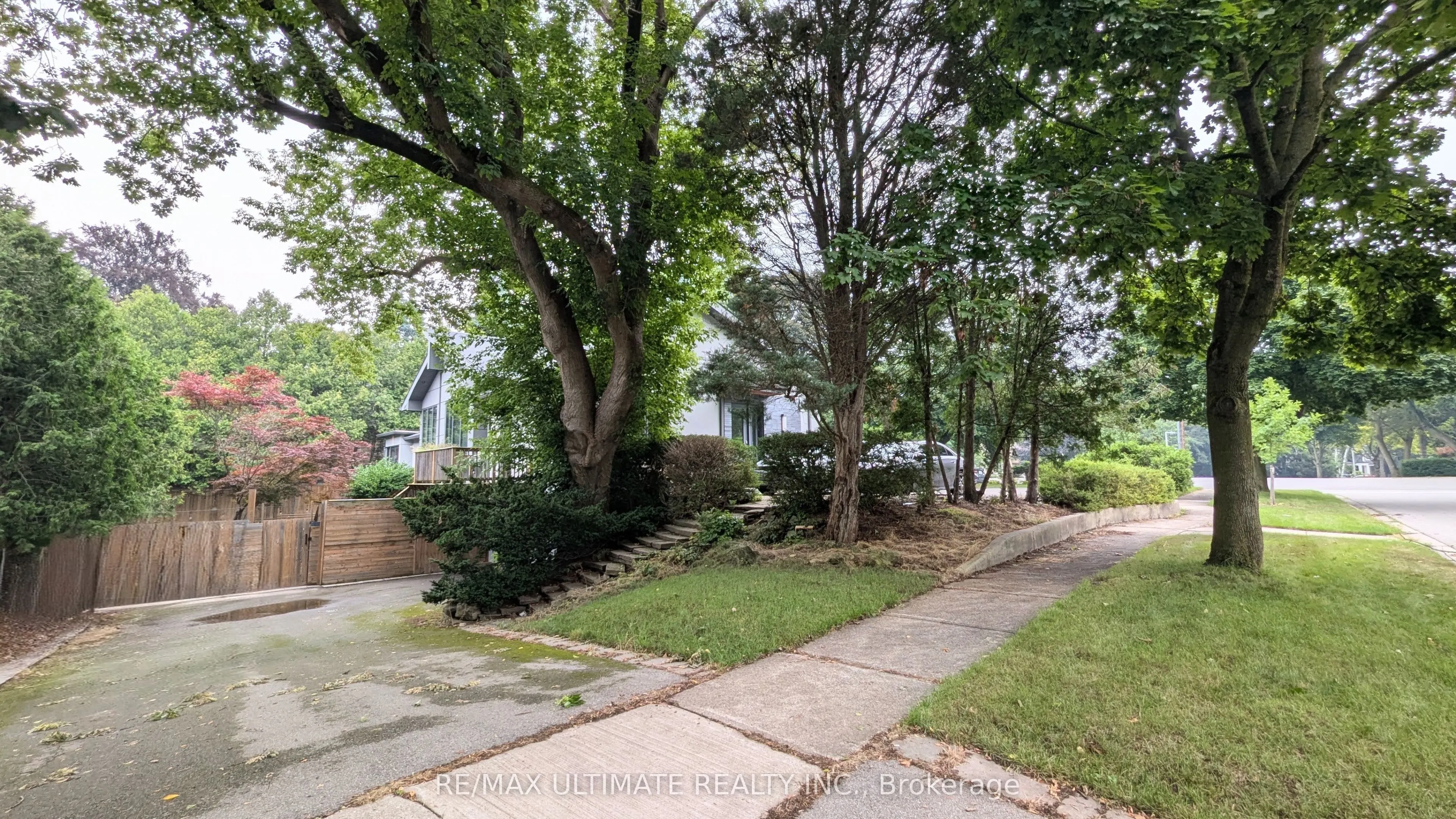 1101 Lakeshore Road W, #Lower