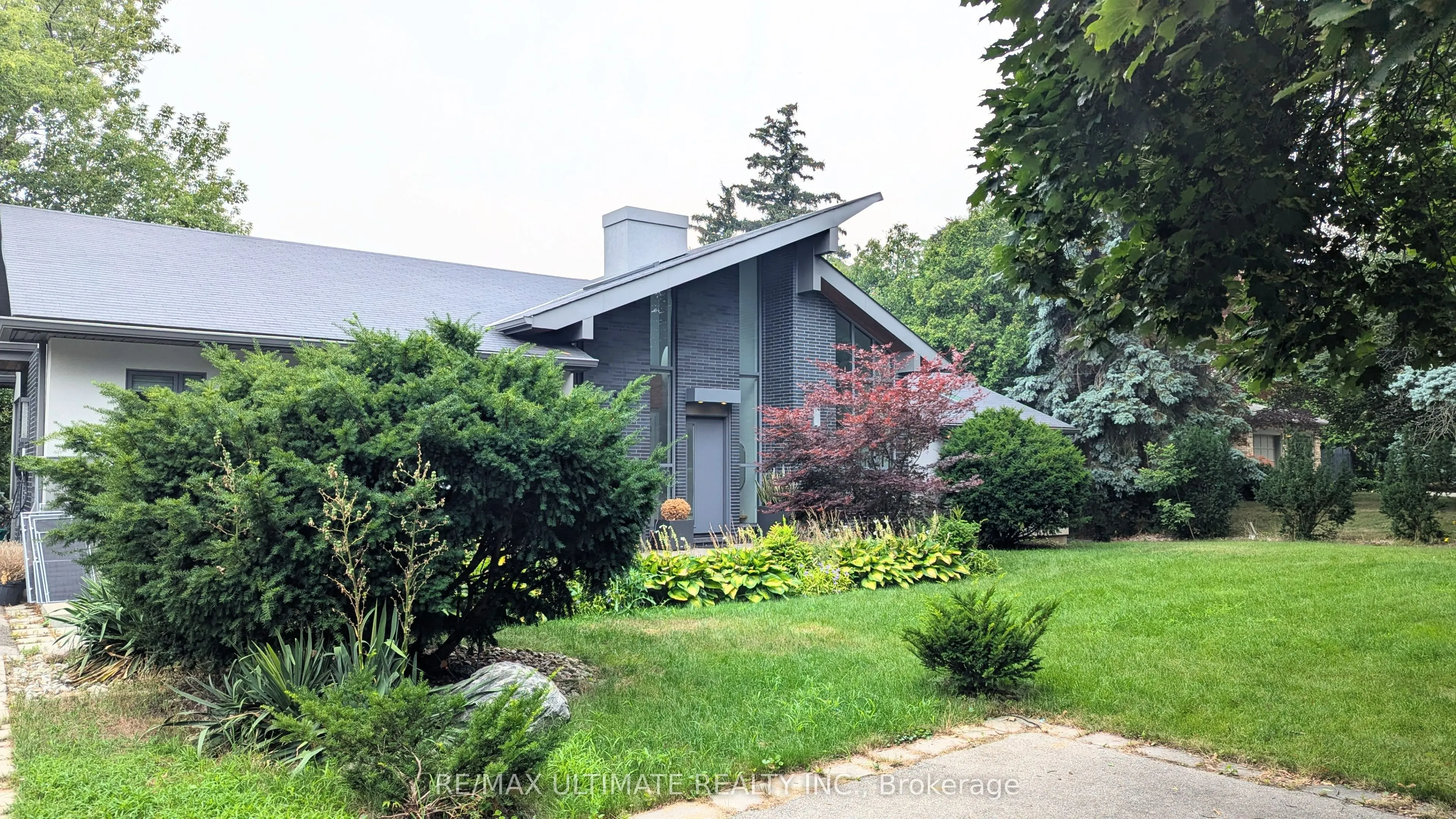 1101 Lakeshore Road W, #Lower