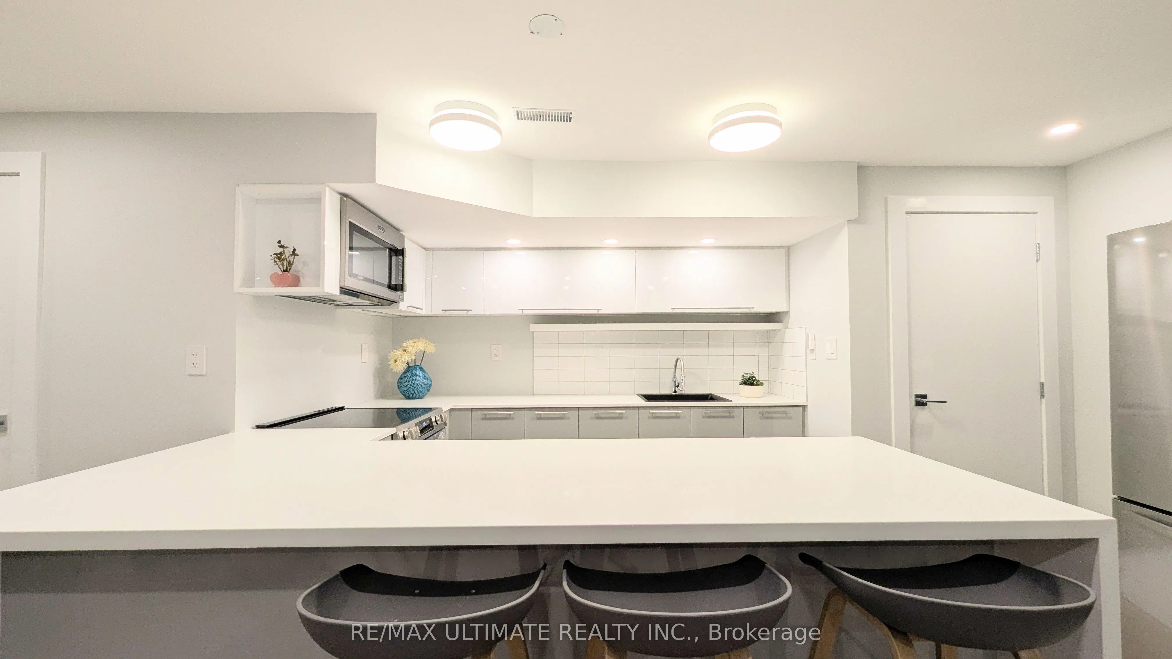 1101 Lakeshore Road W, #Lower