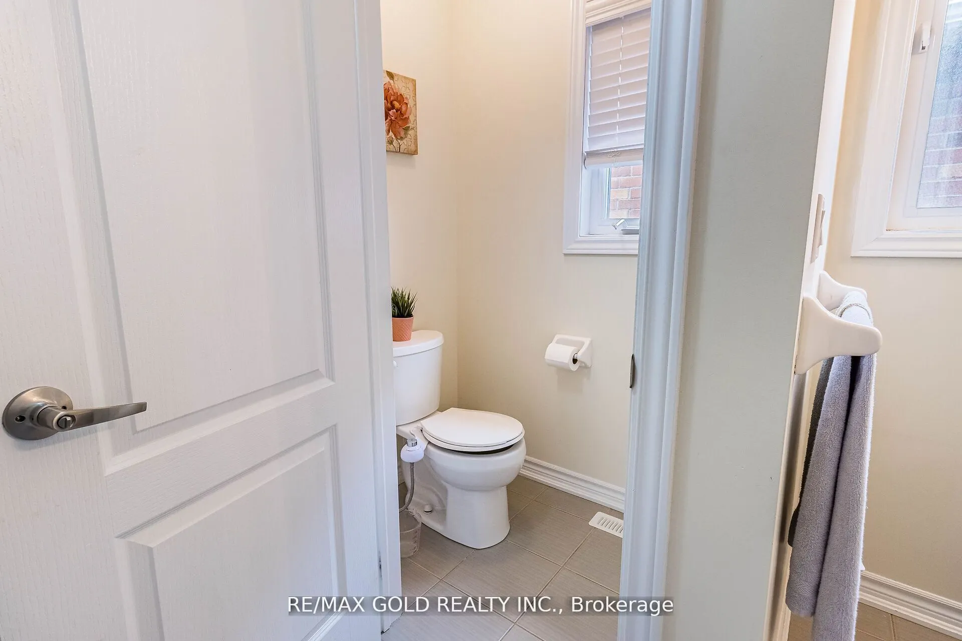 4 Mistletoe Place
