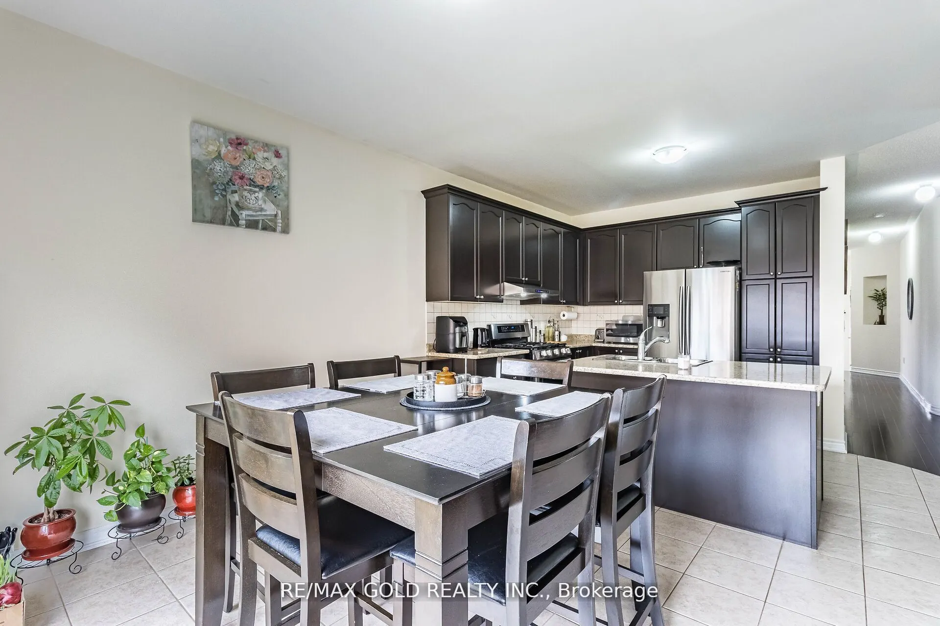 4 Mistletoe Place