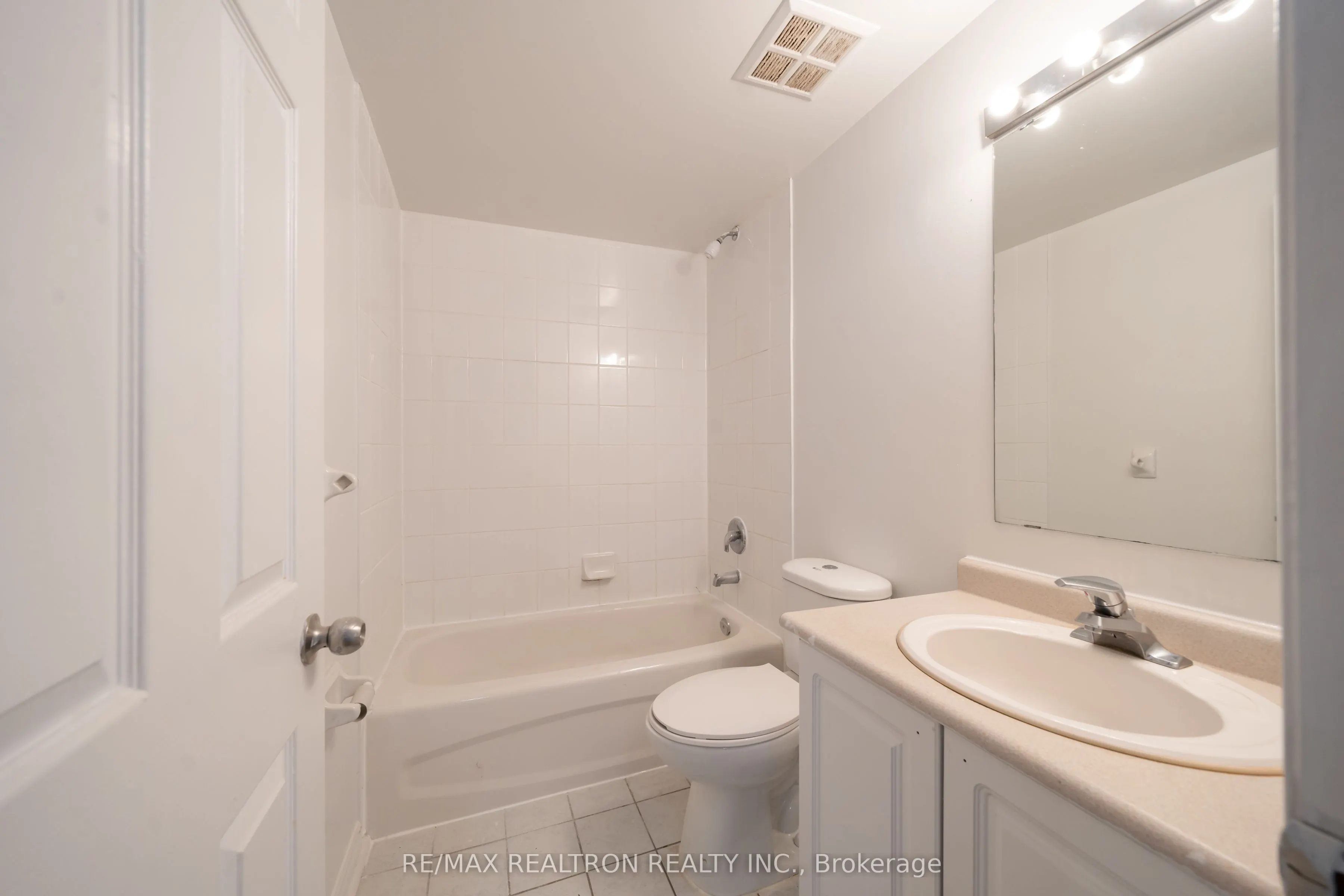 1407 Dupont Street, #201