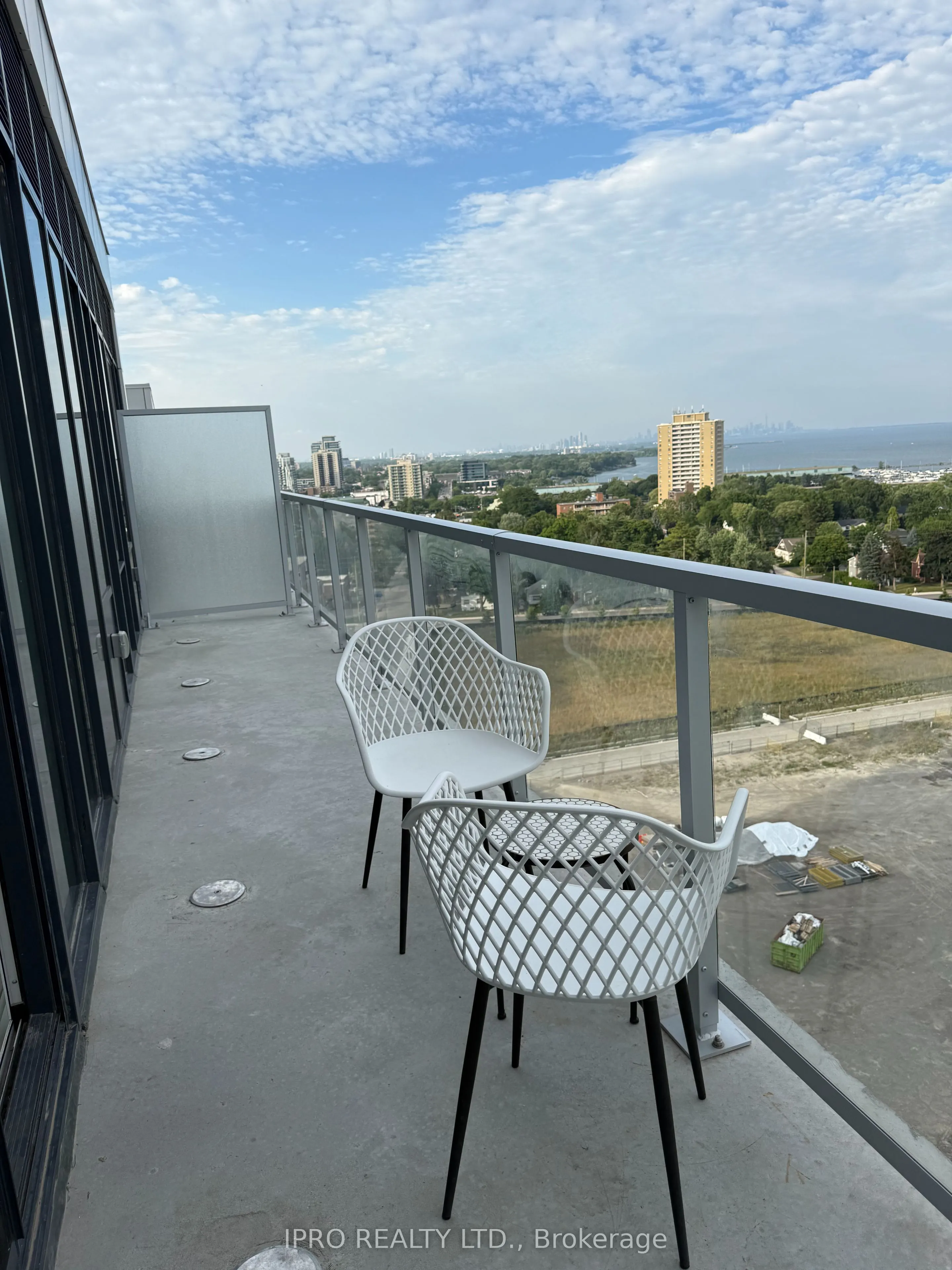 220 Missinnihe Way, #1408