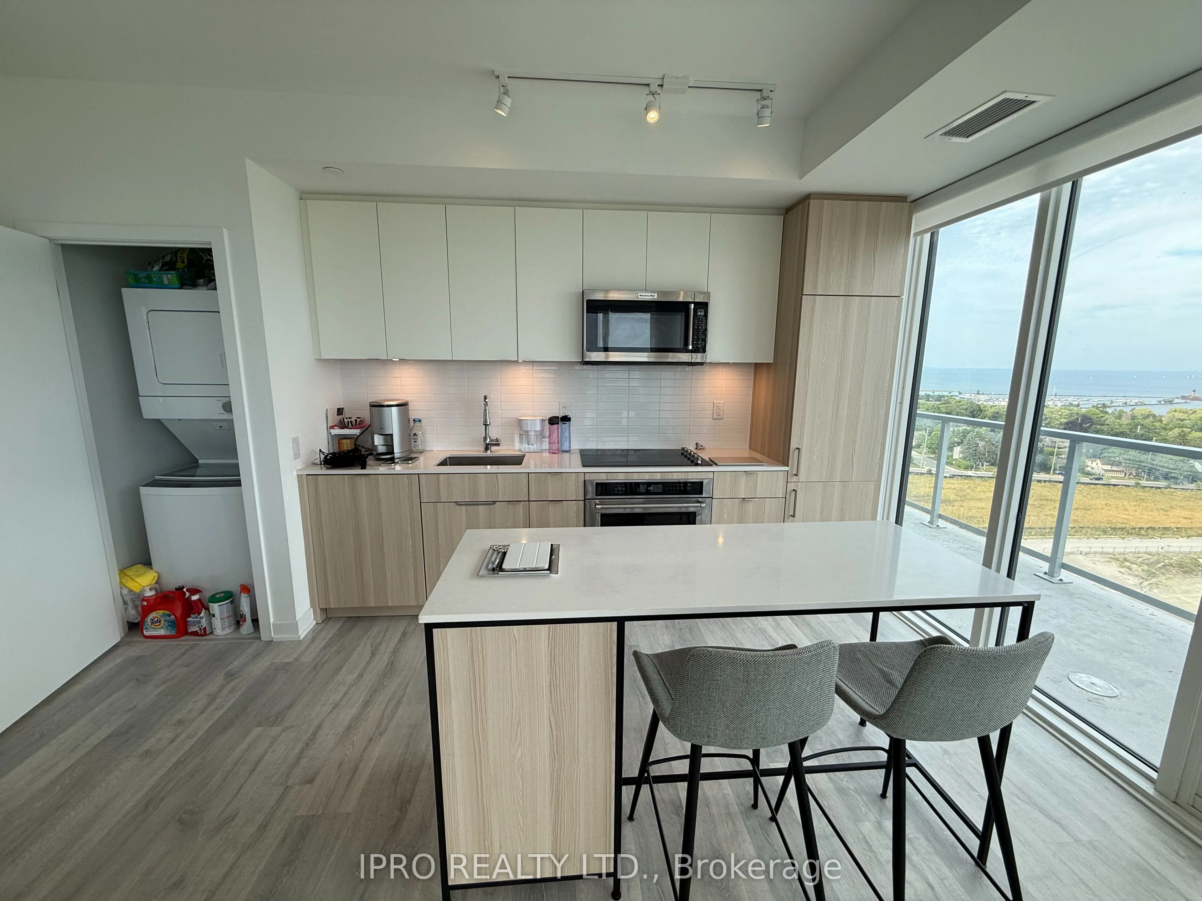 220 Missinnihe Way, #1408