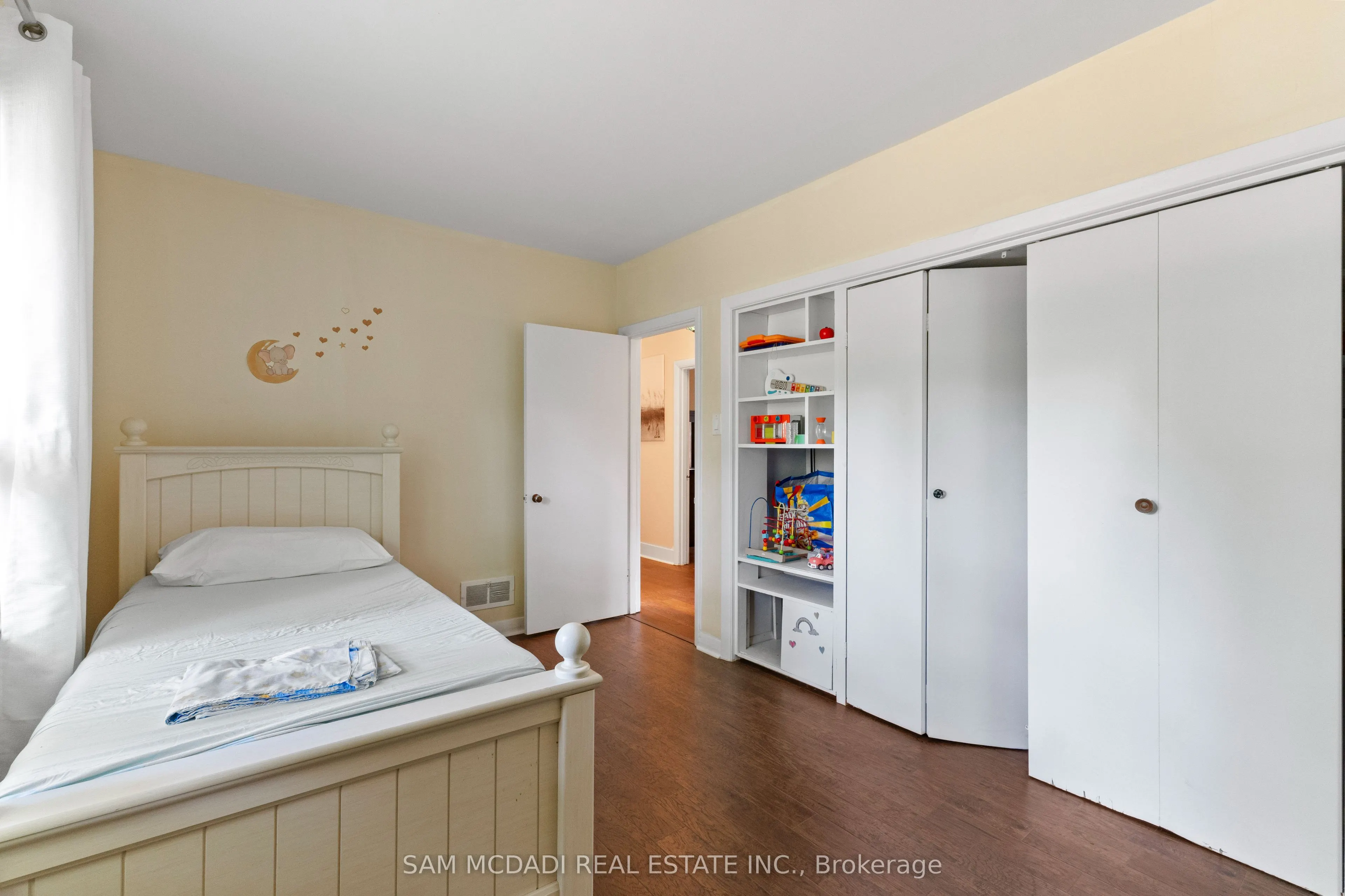 415 Country Club Crescent