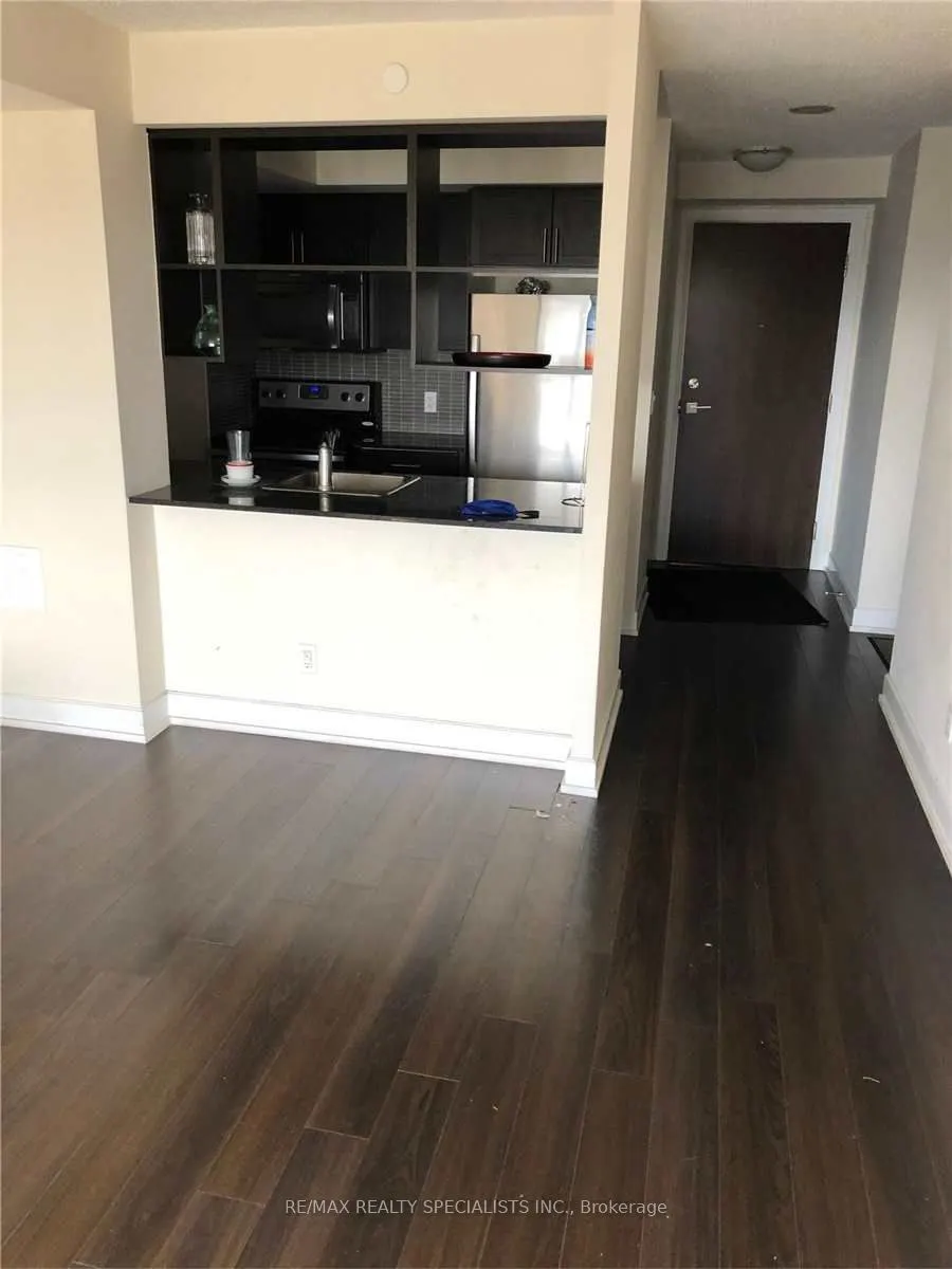 6 Eva Road, #2105