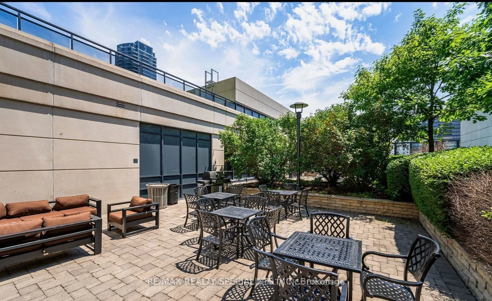 6 Eva Road, #2105
