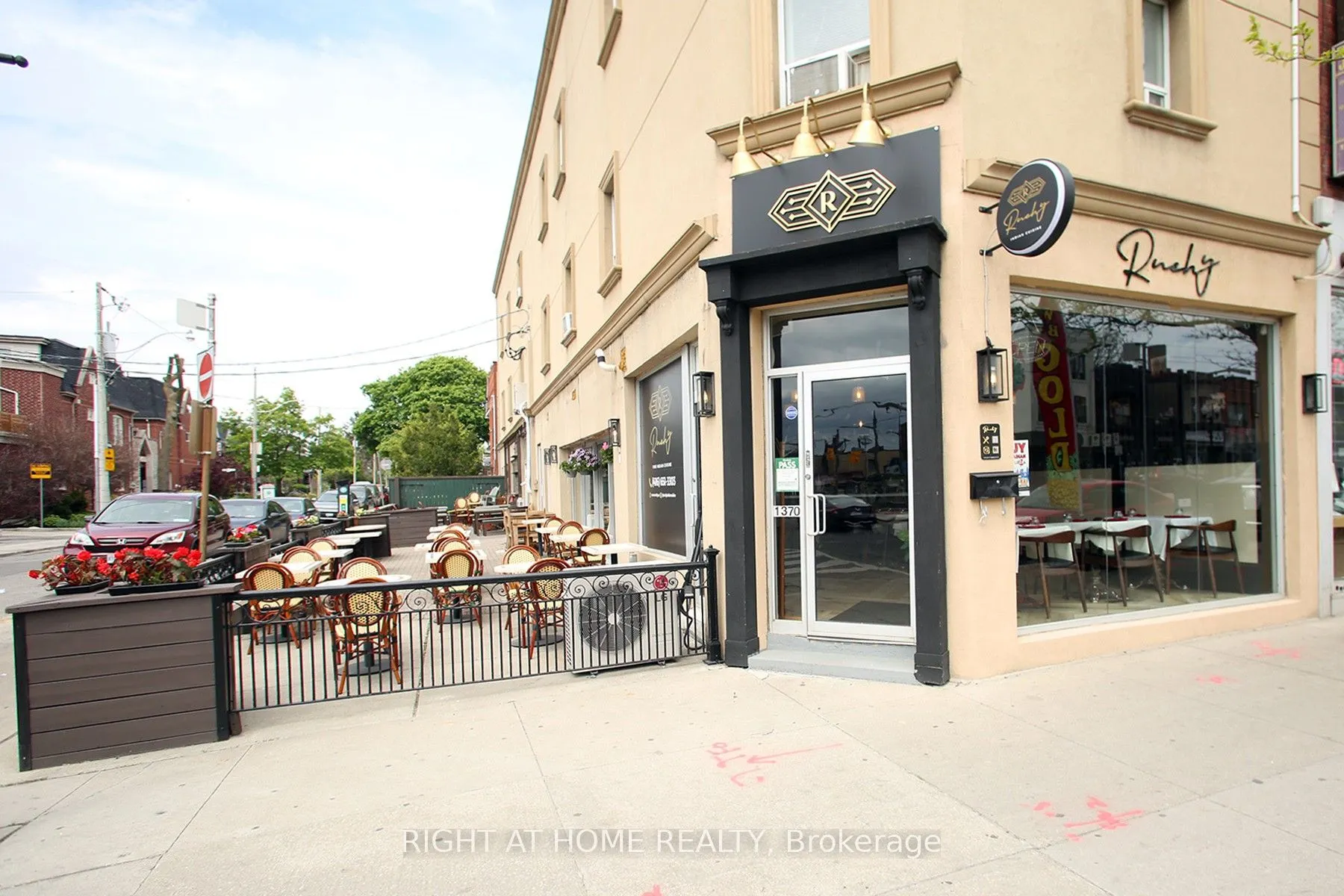 1370 St Clair Avenue W