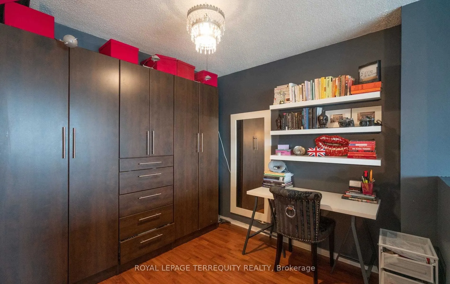 200 Manitoba Street, #328