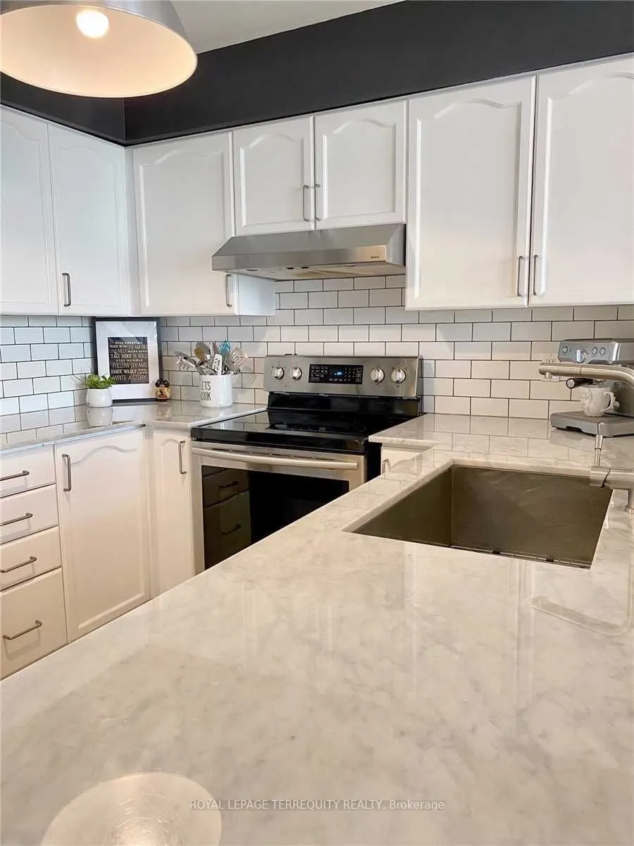 200 MANITOBA Street, #328