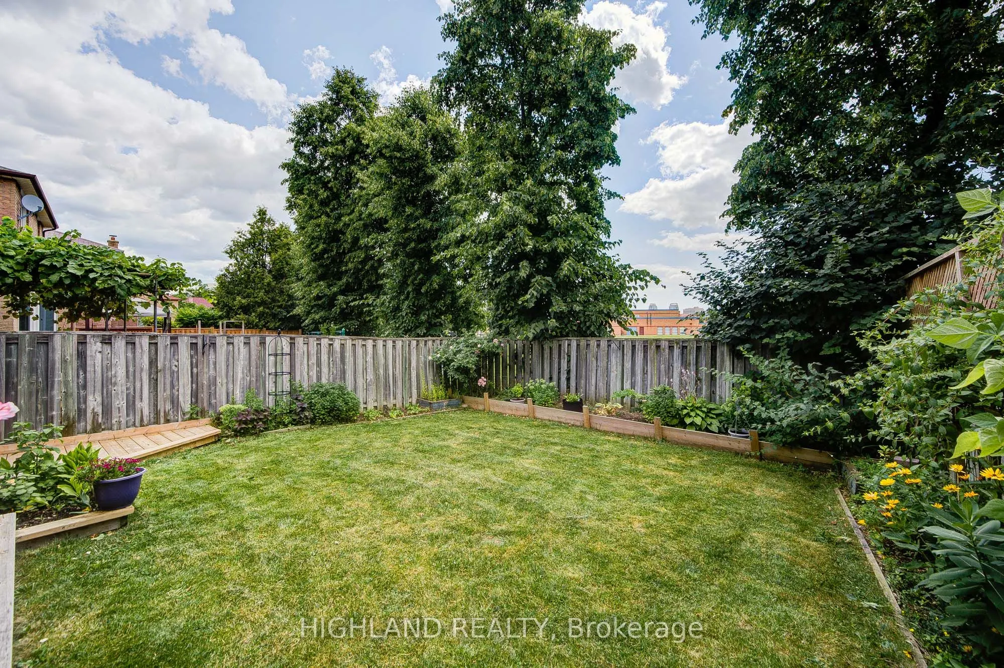 246 Winfield Terrace