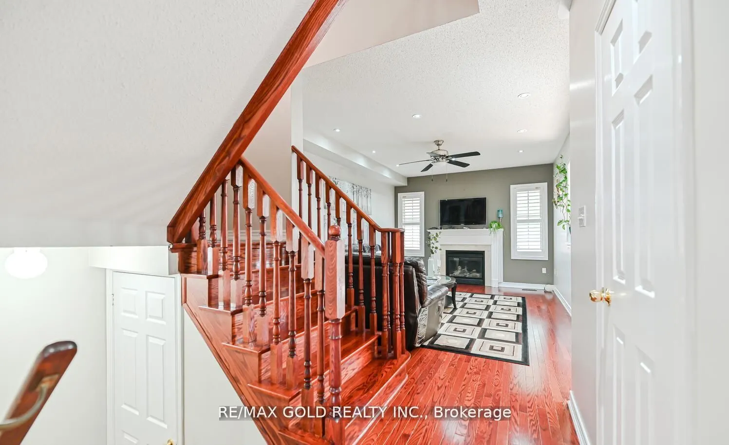 54 Gamson Crescent